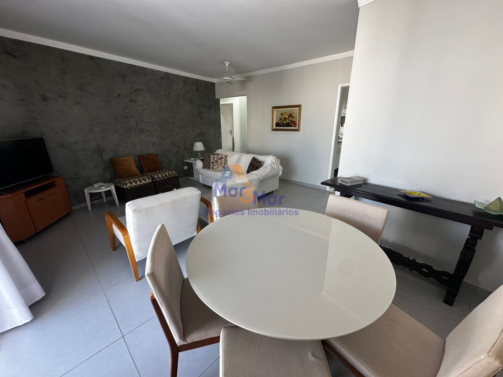 Apartamento na Praia das Pitangueiras, Guarujá - SP