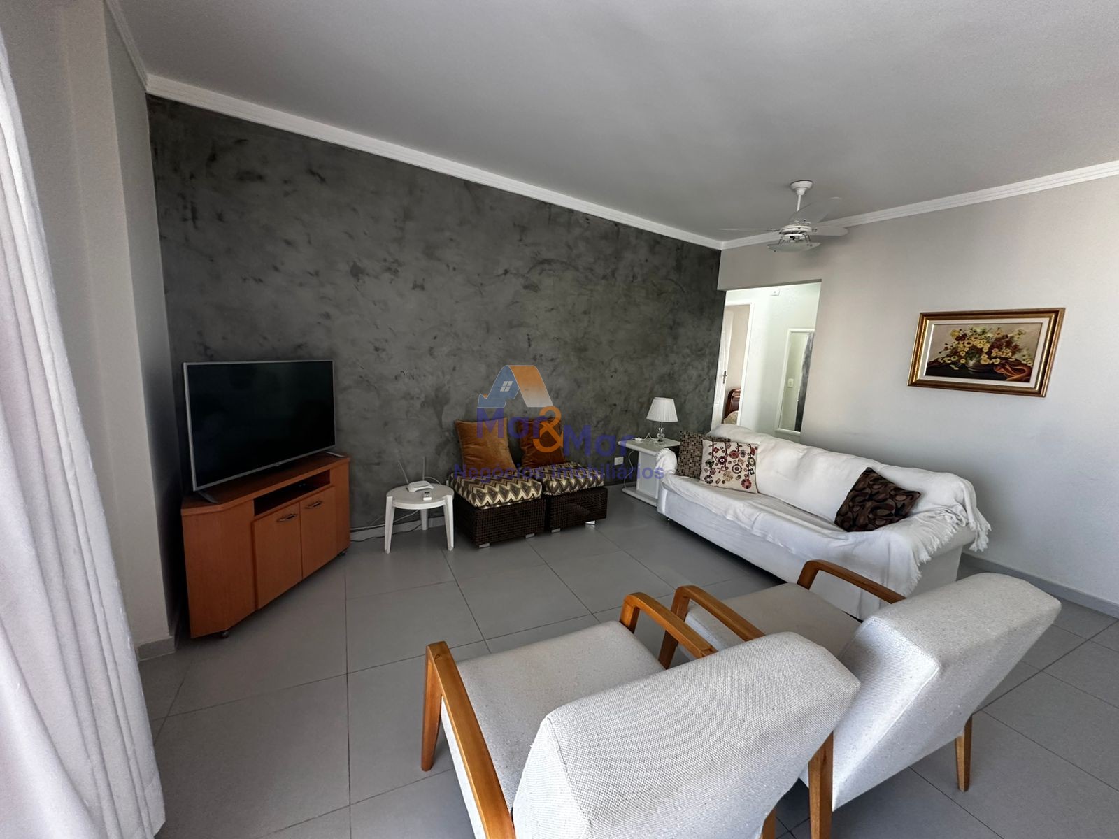 Apartamento na Praia das Pitangueiras, Guarujá - SP