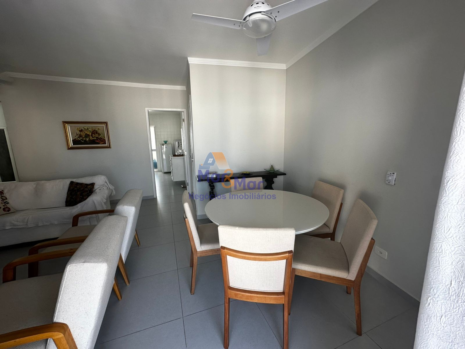 Apartamento na Praia das Pitangueiras, Guarujá - SP