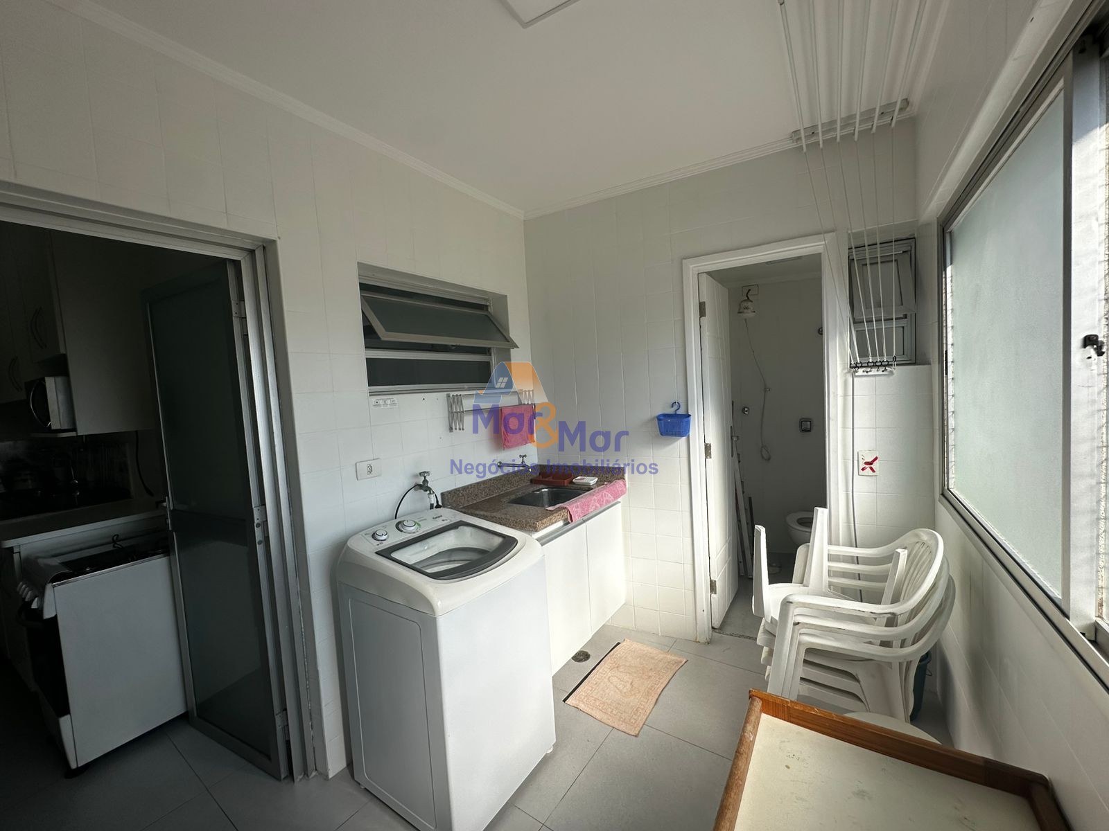 Apartamento na Praia das Pitangueiras, Guarujá - SP
