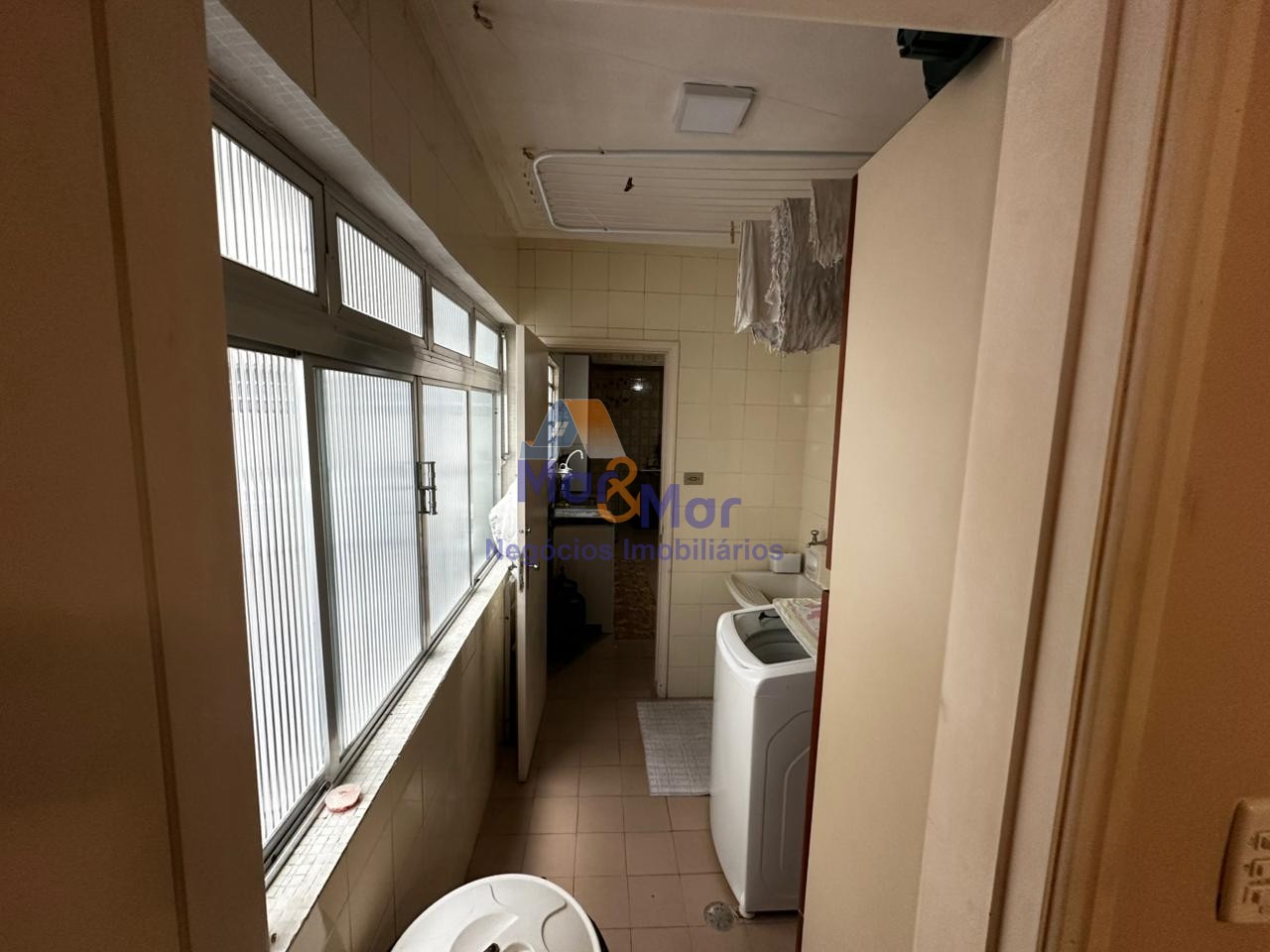 Apartamento na Praia da Enseada, Guarujá - SP