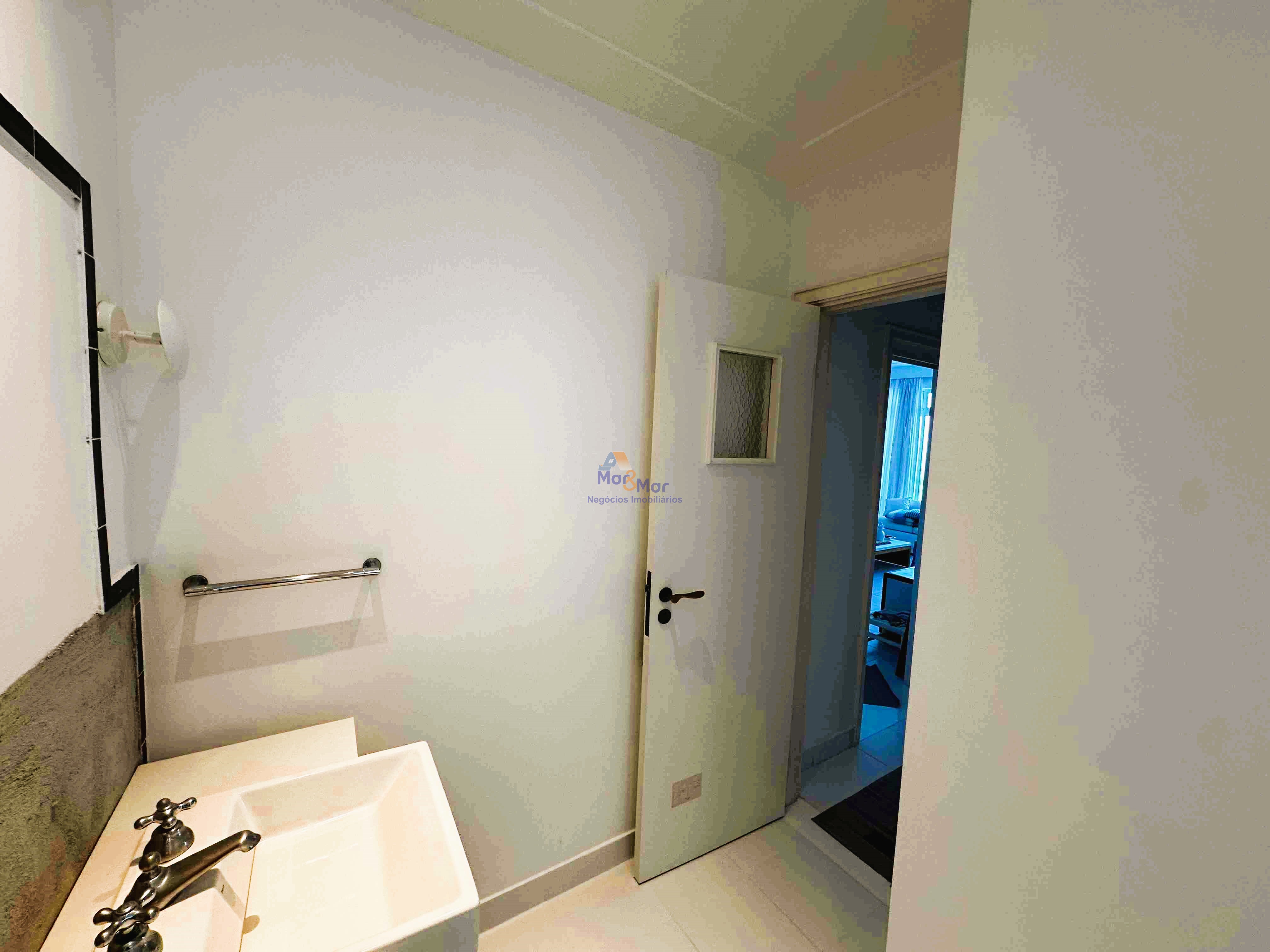 Apartamento Frente ao Mar nas Pitangueiras, Guarujá - SP