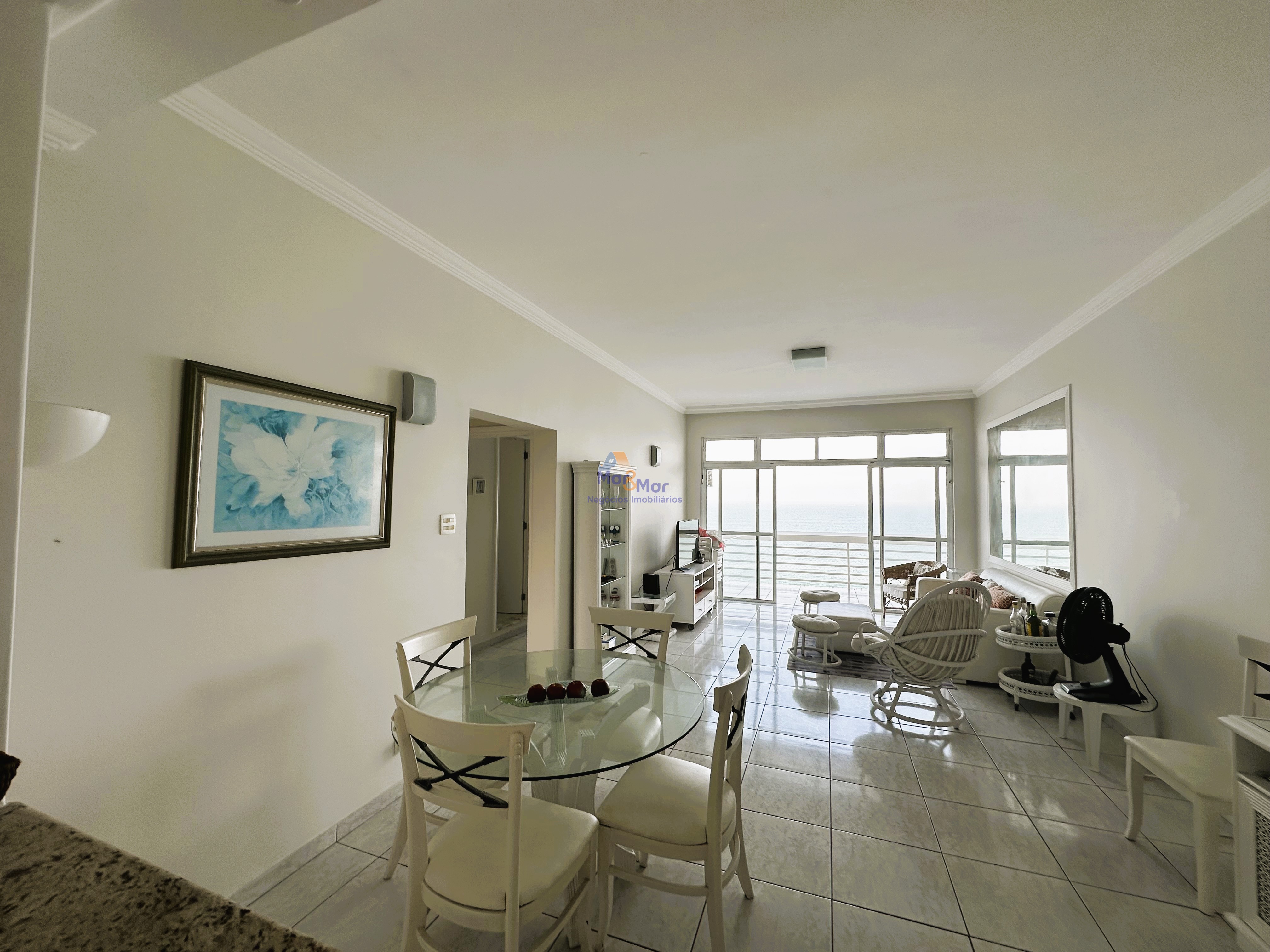 Apartamento Frente ao Mar nas Pitangueiras, Guarujá - SP