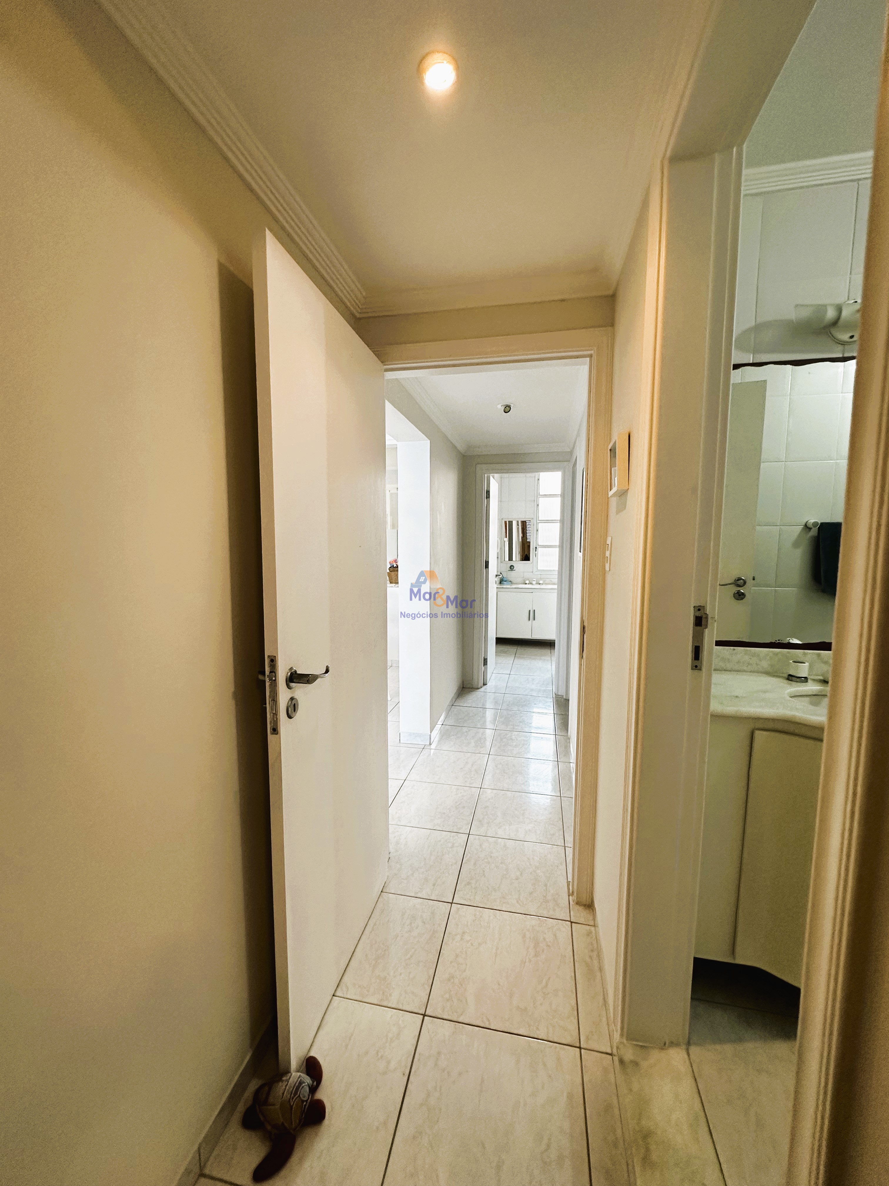 Apartamento Frente ao Mar nas Pitangueiras, Guarujá - SP