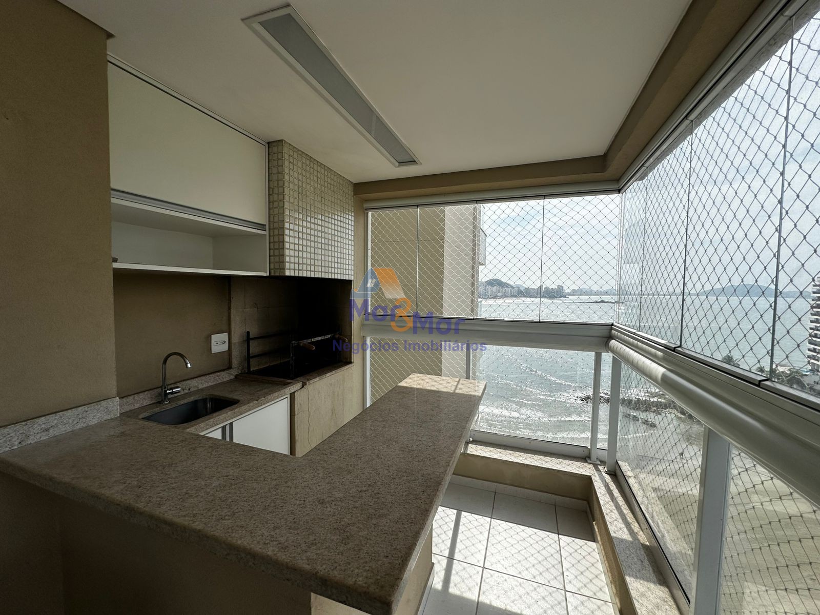 Apartamento Frente ao Mar, Praia das Astúrias Guarujá - SP