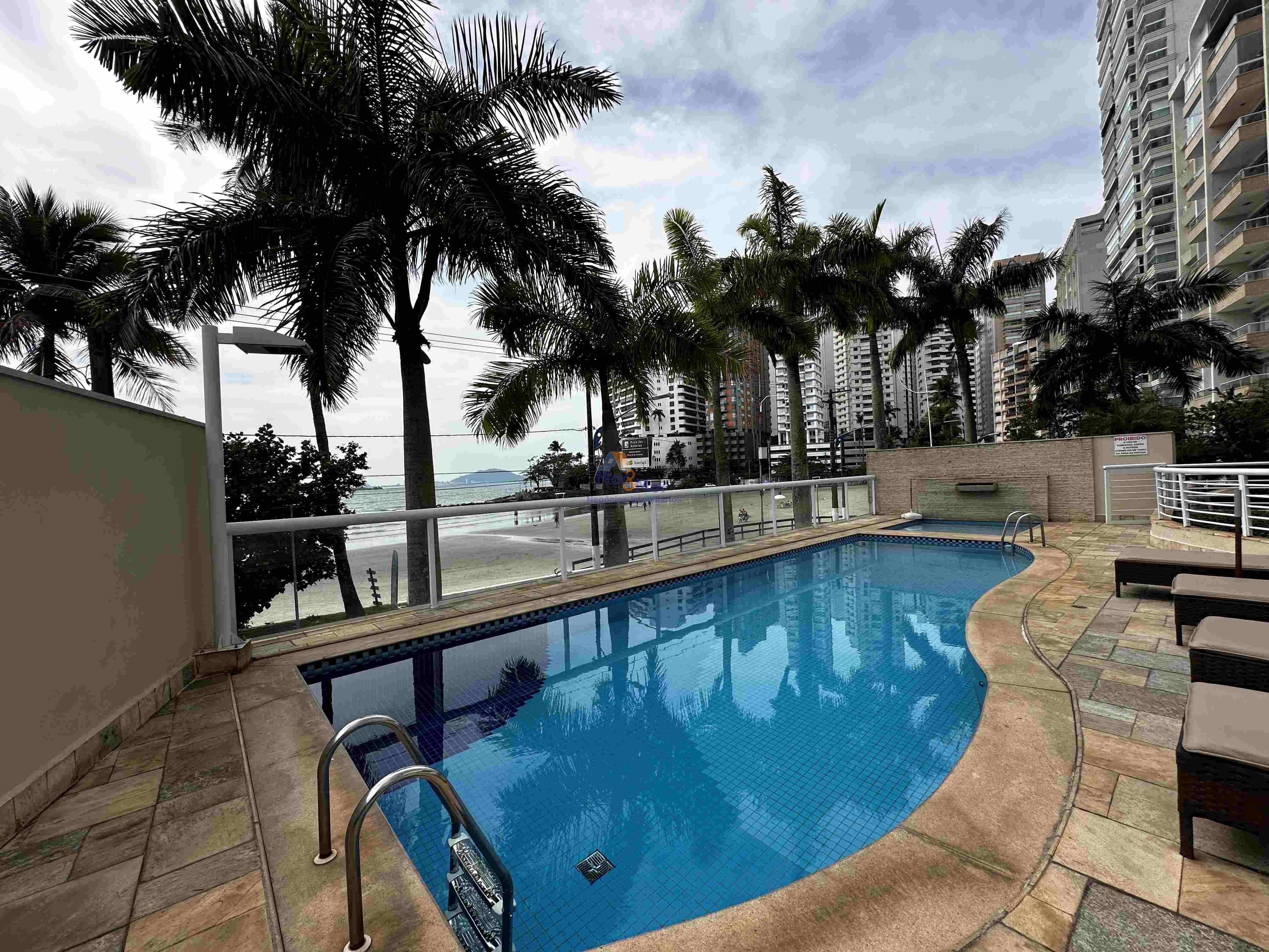 Apartamento Frente ao Mar, Praia das Astúrias Guarujá - SP