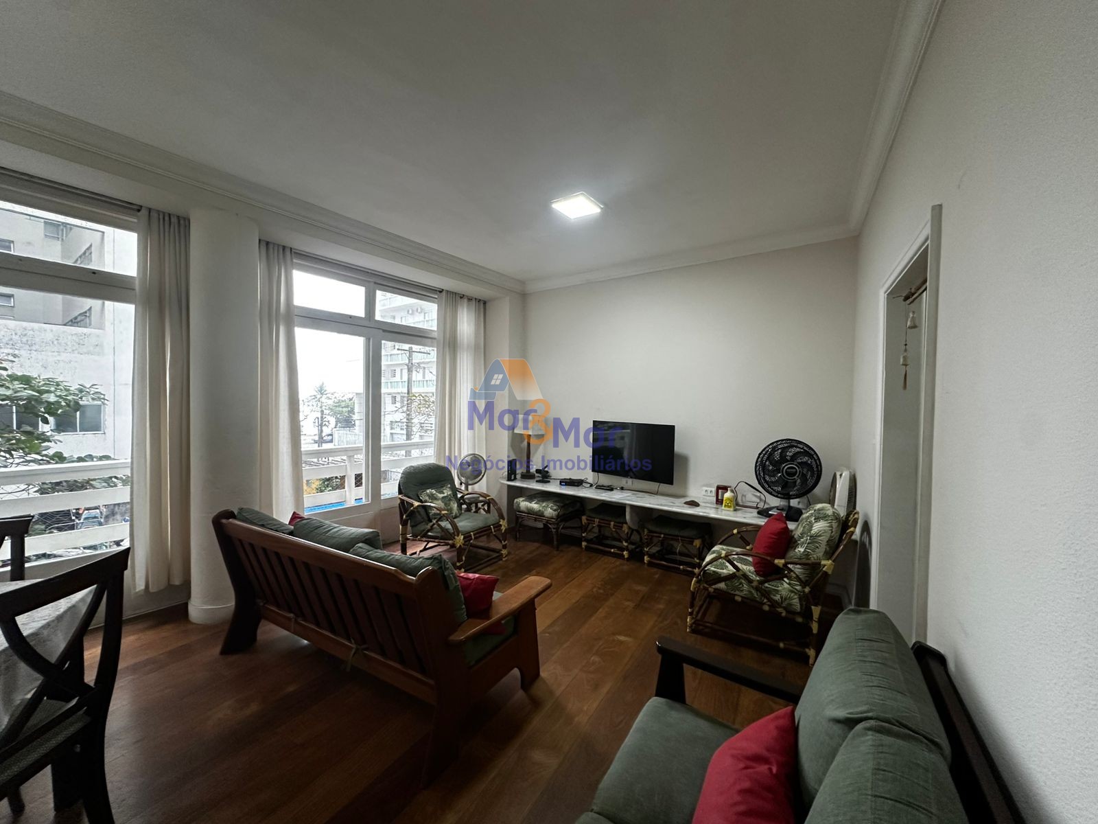 Apartamento-2-dormitorios-Pitangueiras