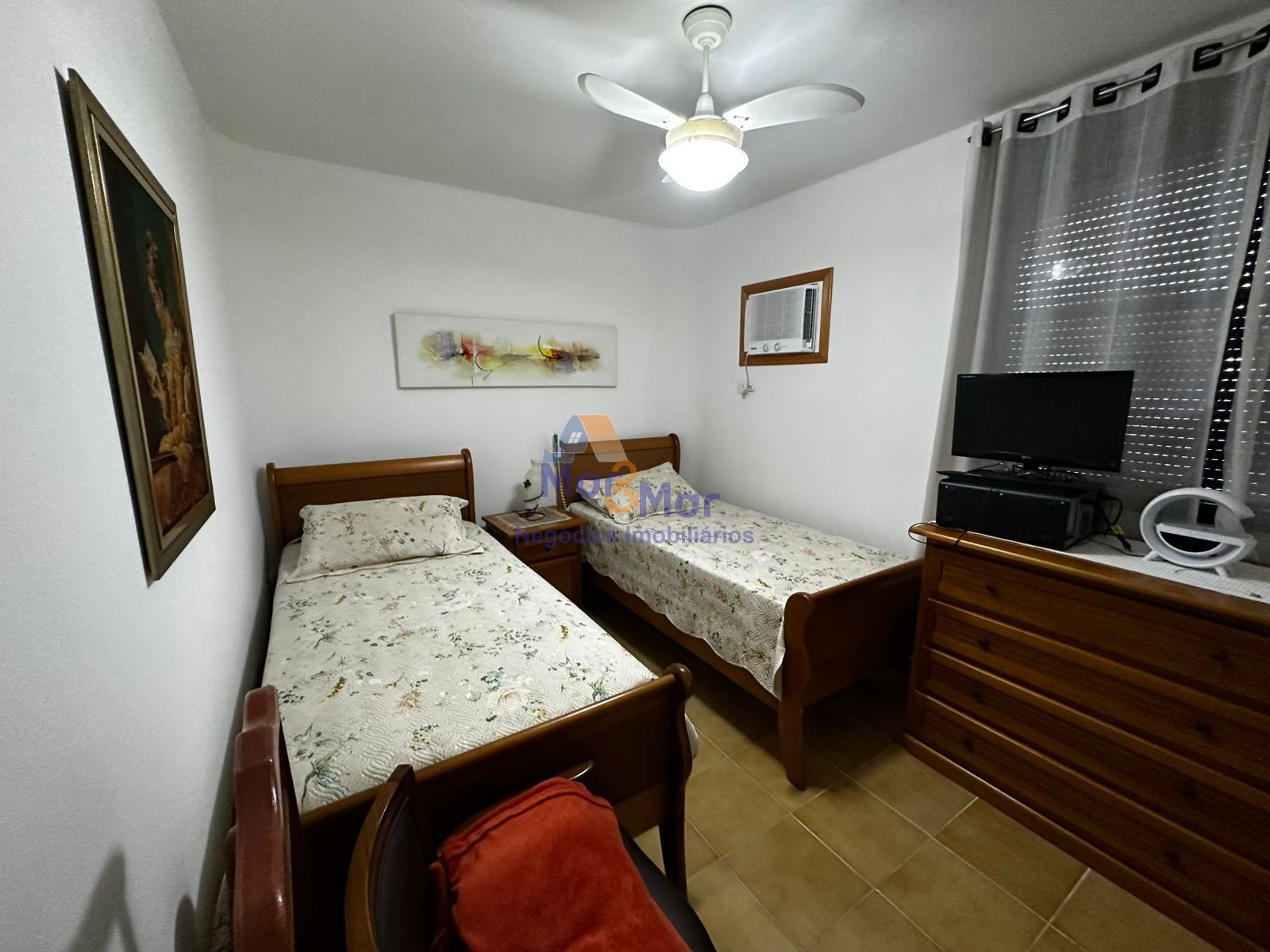 Apartamento na Praia das Pitangueiras, Guarujá - SP