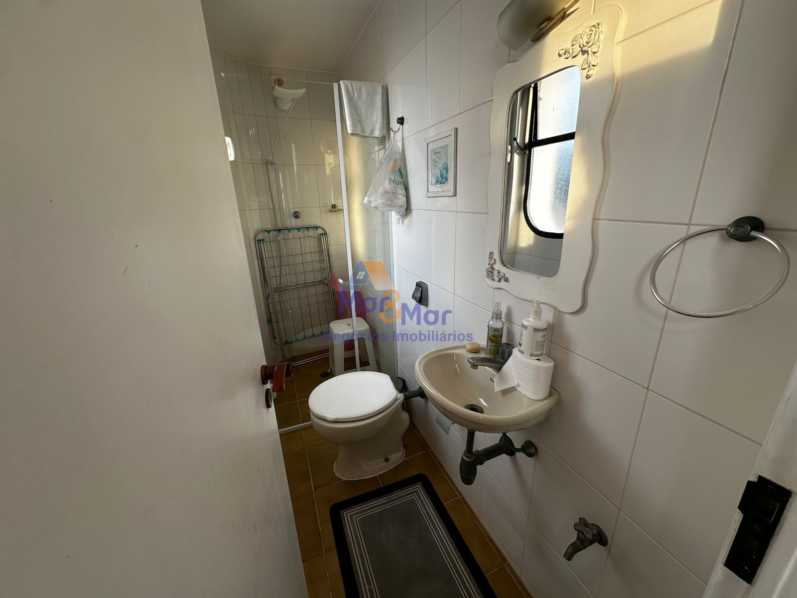 Apartamento na Praia das Pitangueiras, Guarujá - SP