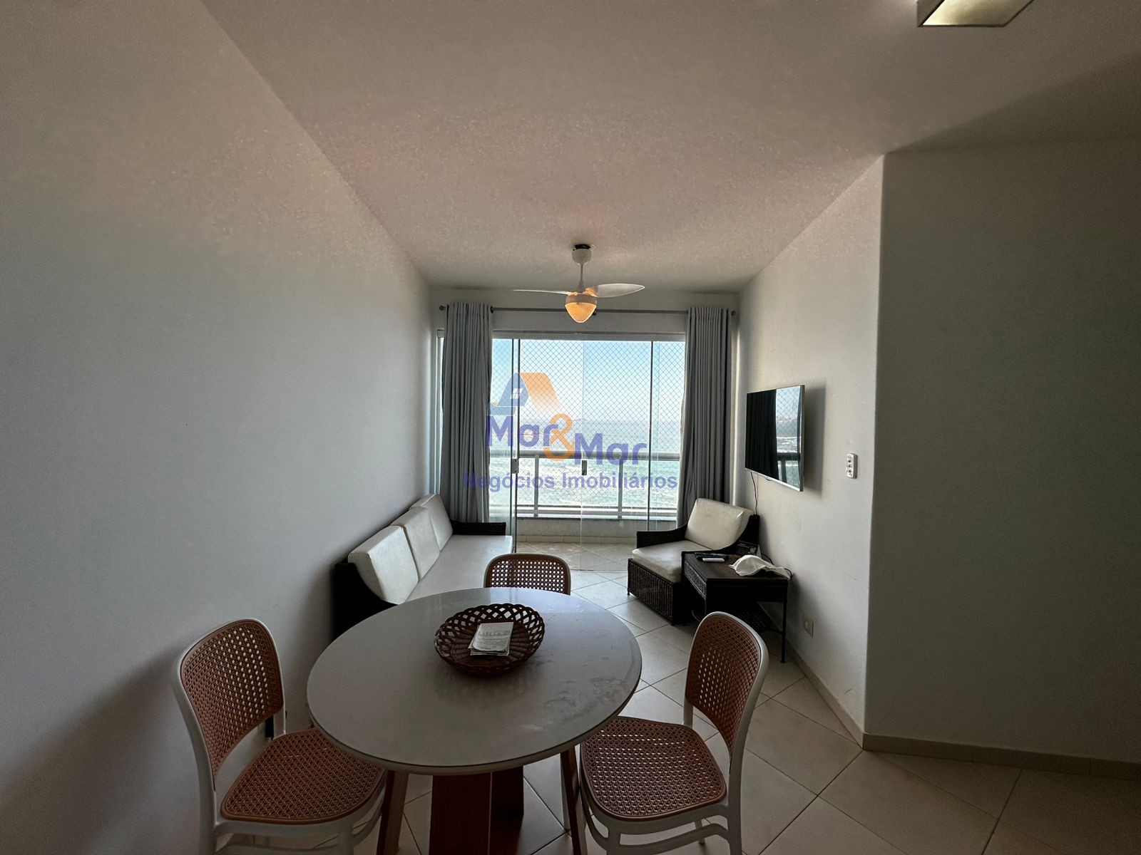 Apartamento Frente ao Mar nas Pitangueiras, Guarujá - SP