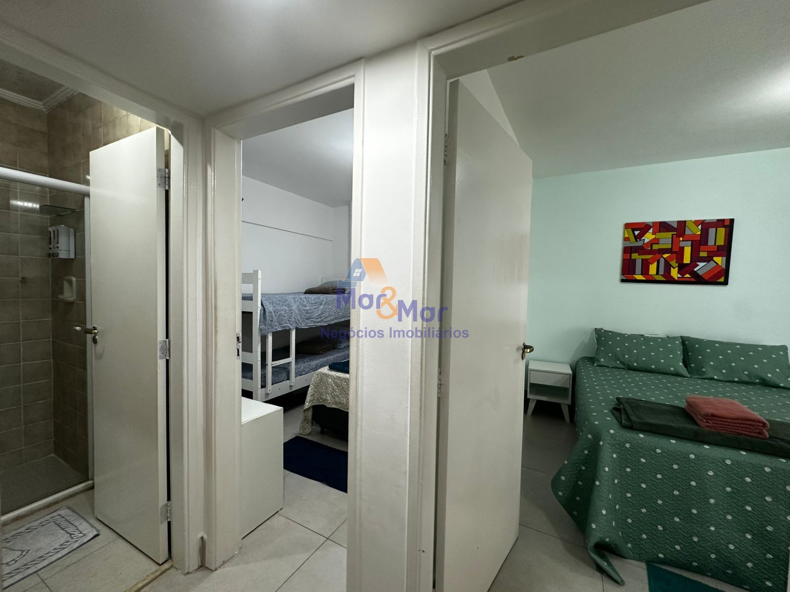 Apartamento na Praia das Pitangueiras, Guarujá - SP