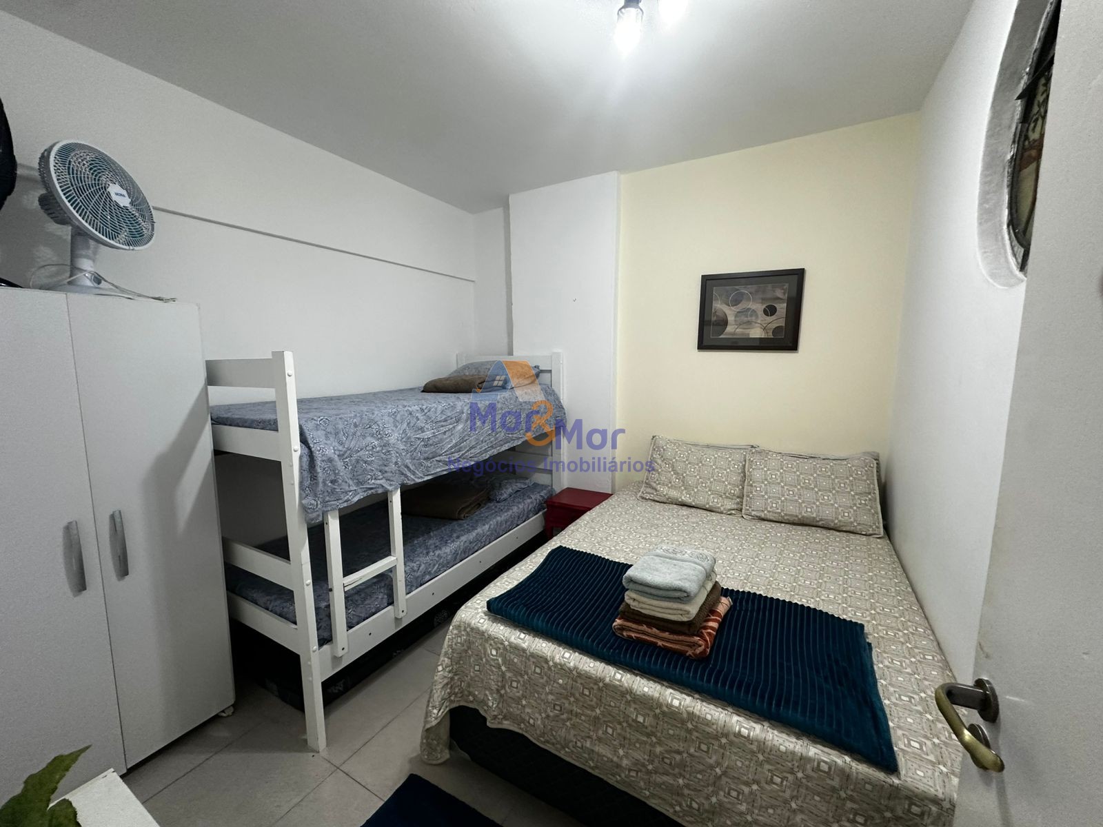 Apartamento na Praia das Pitangueiras, Guarujá - SP