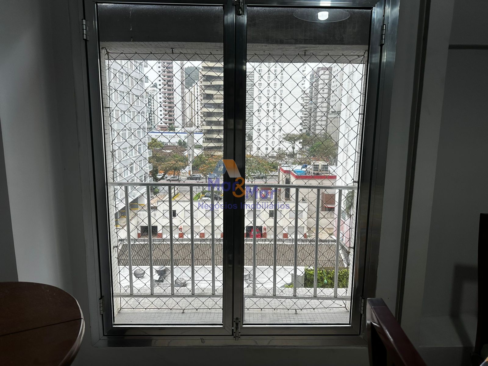 Apartamento na Praia das Pitangueiras, Guarujá - SP