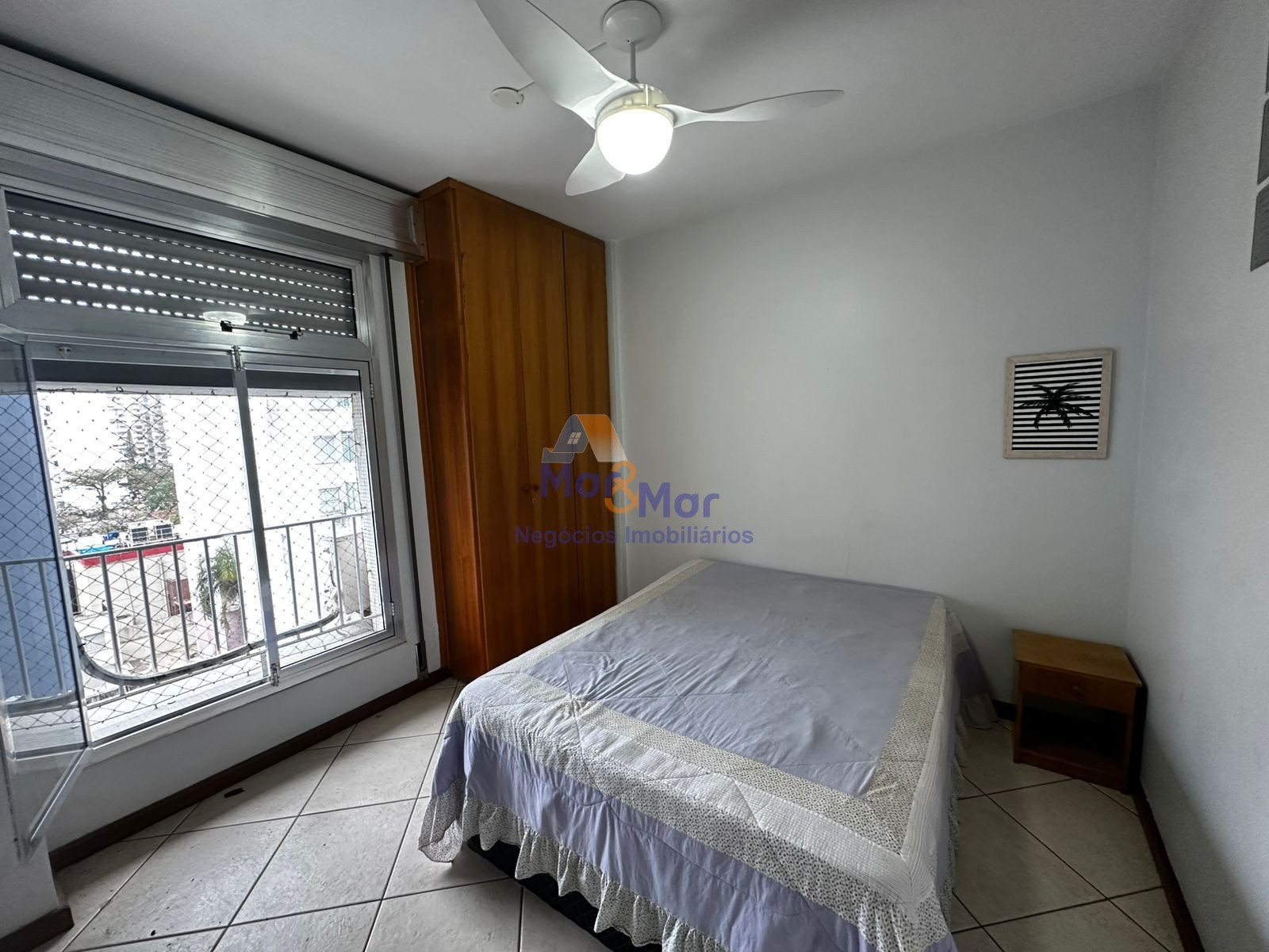 Apartamento na Praia das Pitangueiras, Guarujá - SP
