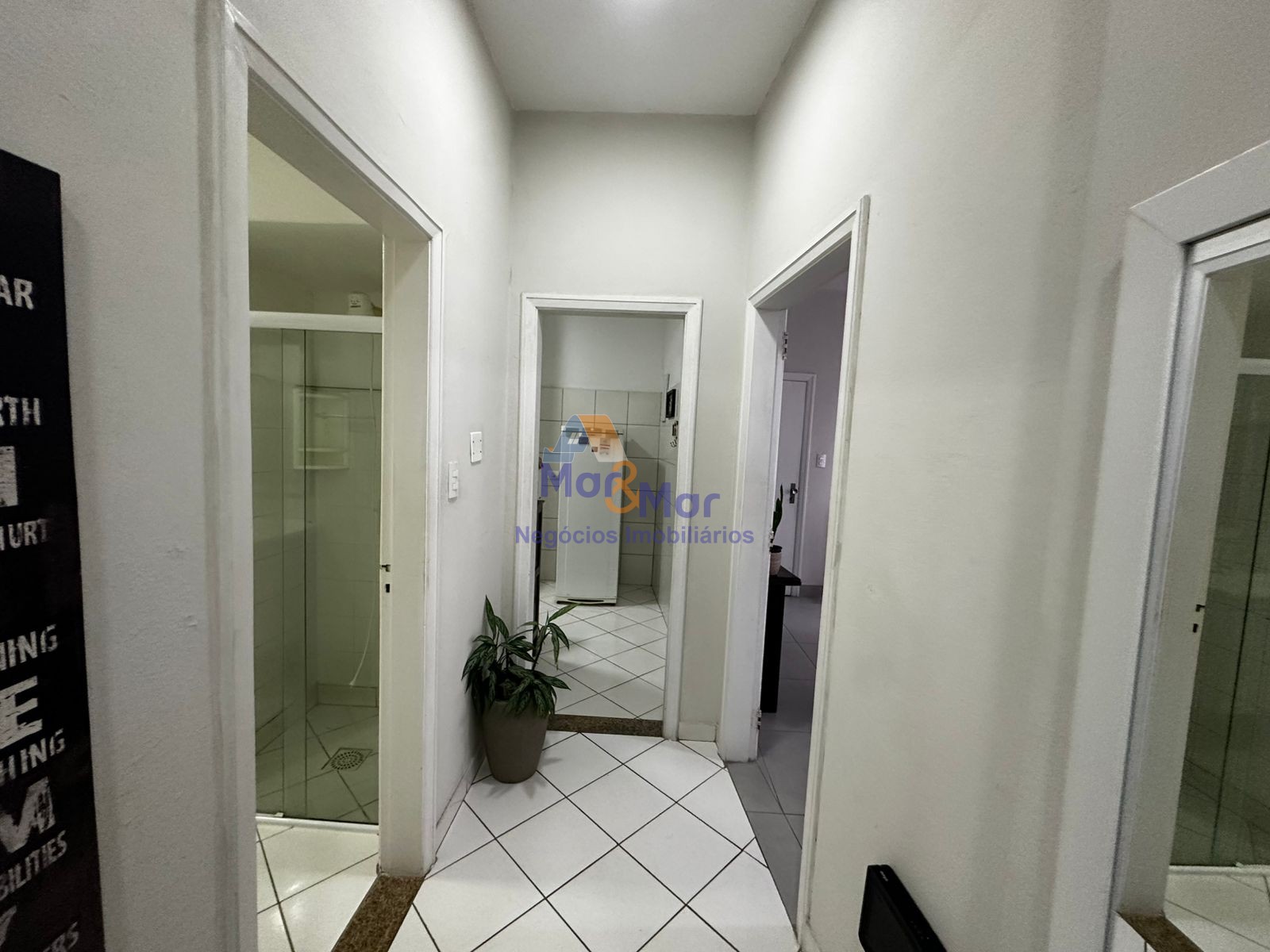 Apartamento na Praia das Pitangueiras, Guarujá - SP