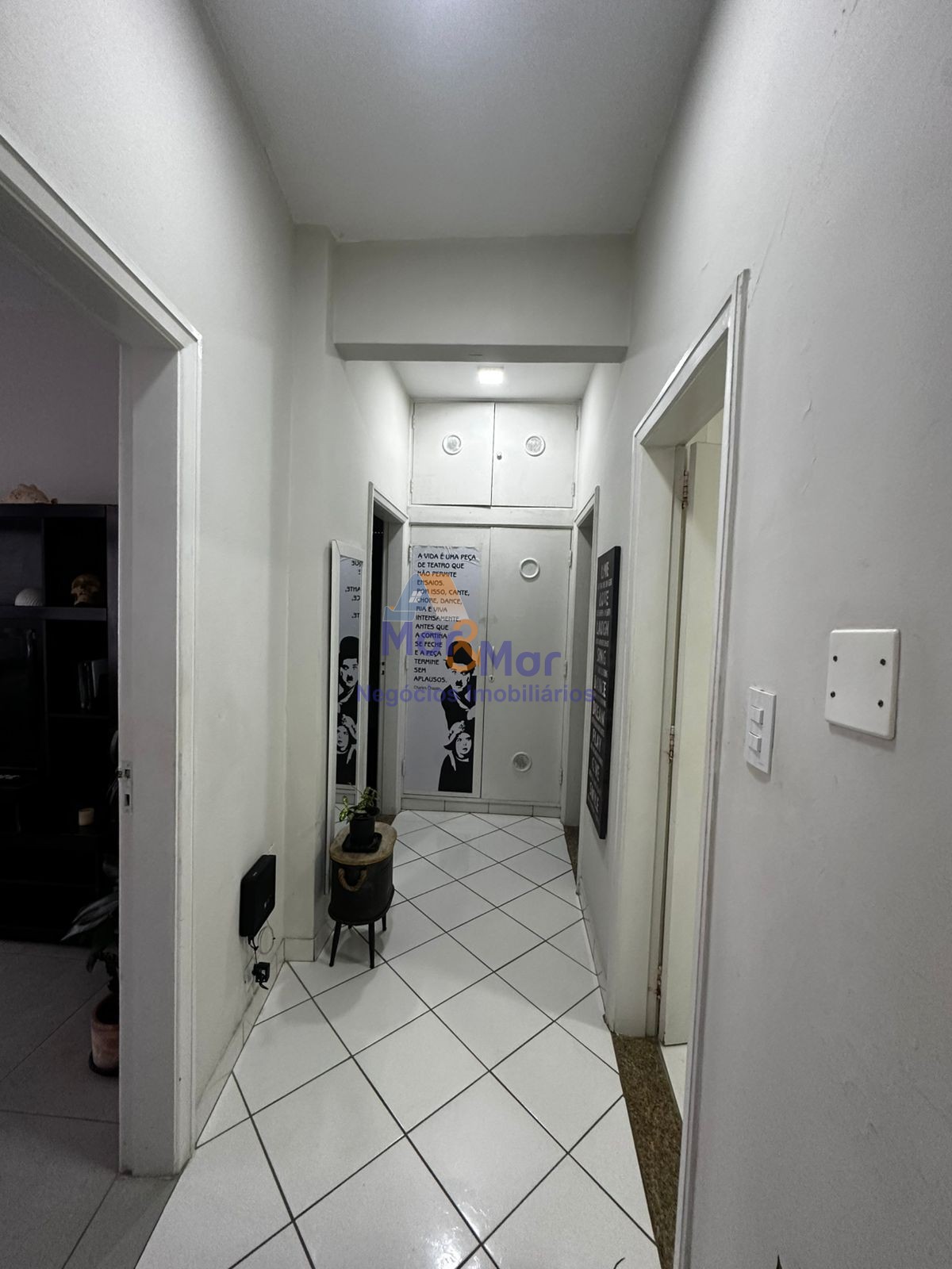 Apartamento na Praia das Pitangueiras, Guarujá - SP