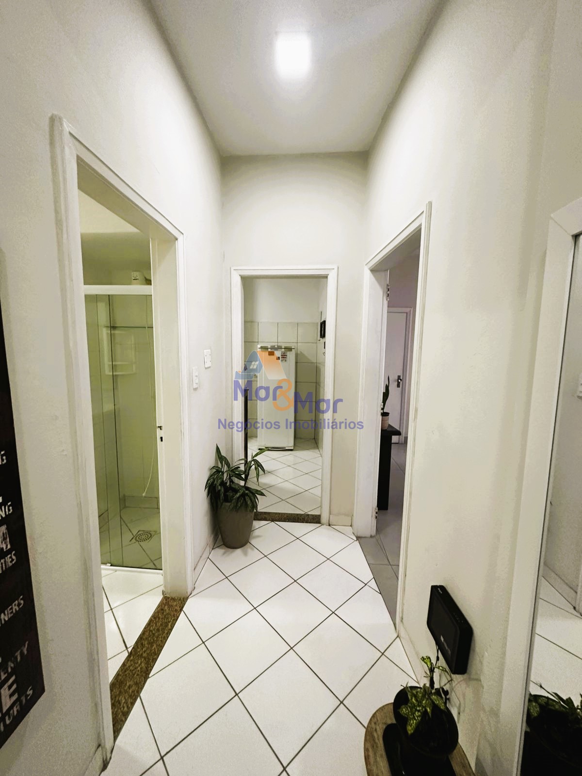 Apartamento na Praia das Pitangueiras, Guarujá - SP