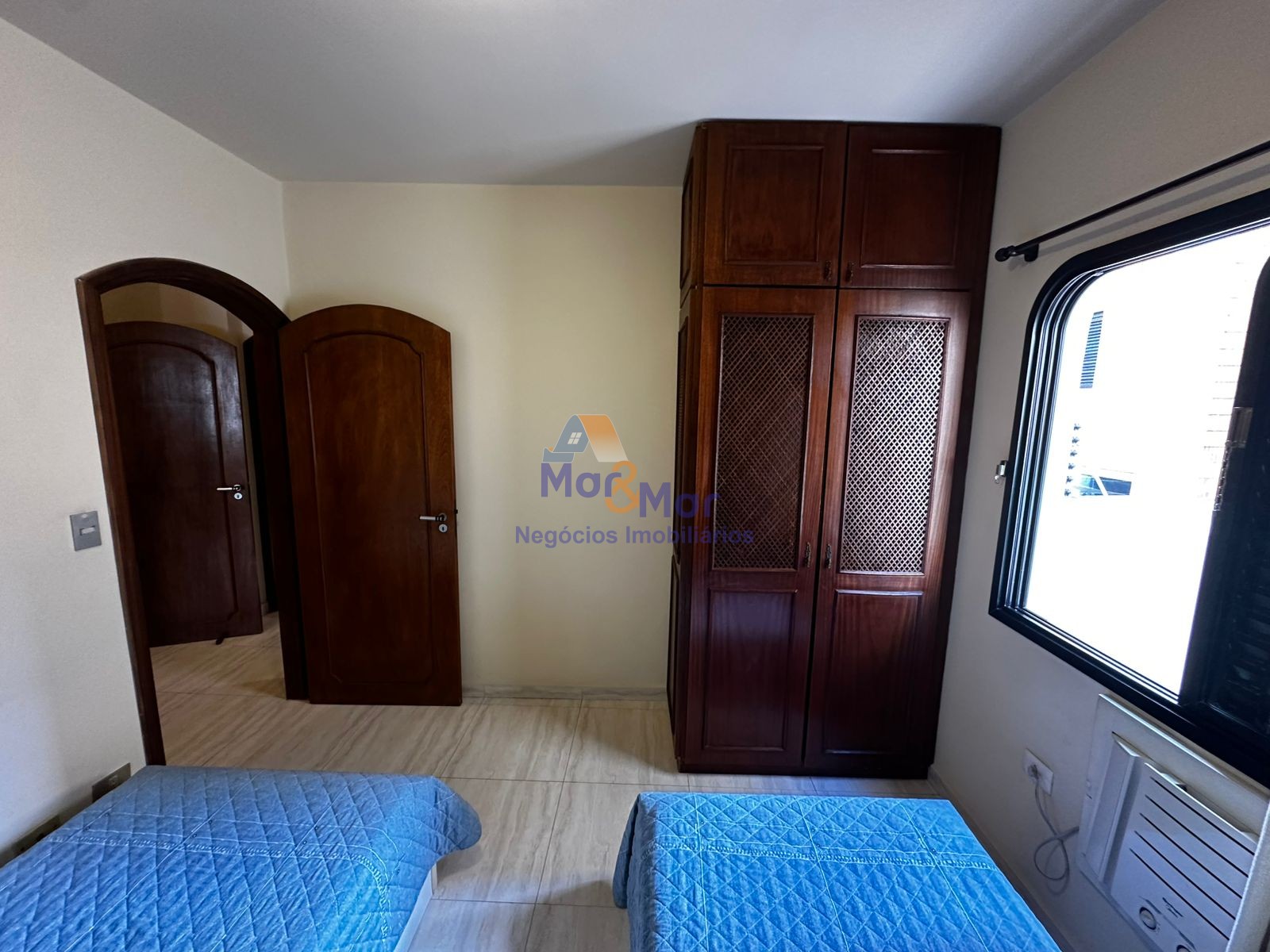 Apartamento na Praia da Enseada, Guarujá - SP