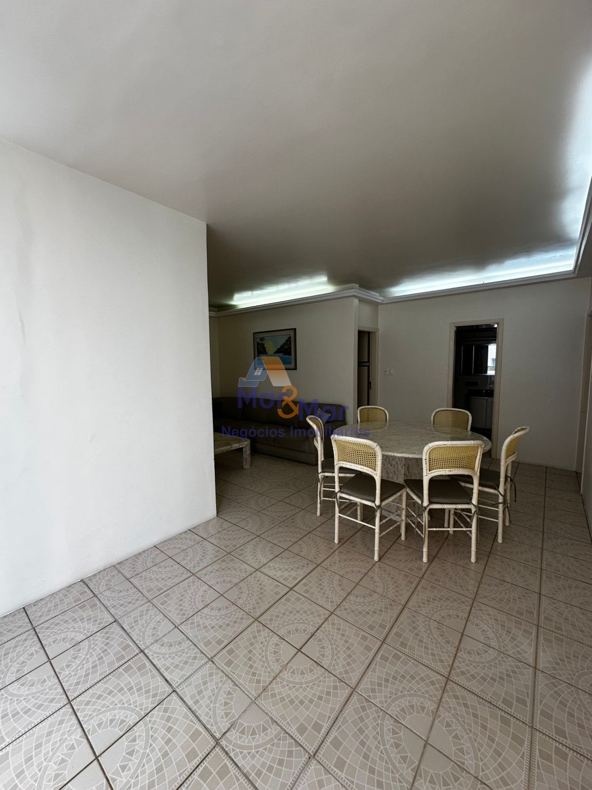 Apartamento na Praia das Pitangueiras, Guarujá - SP
