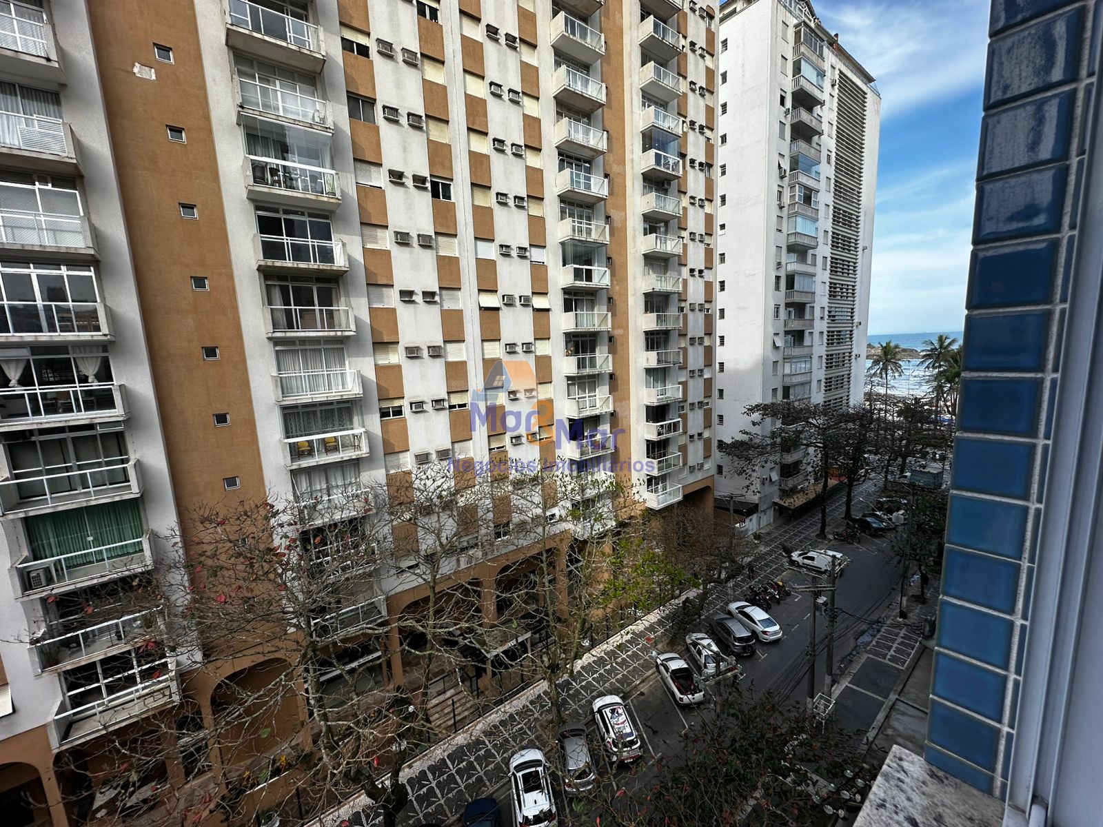 Apartamento na Praia das Pitangueiras, Guarujá - SP