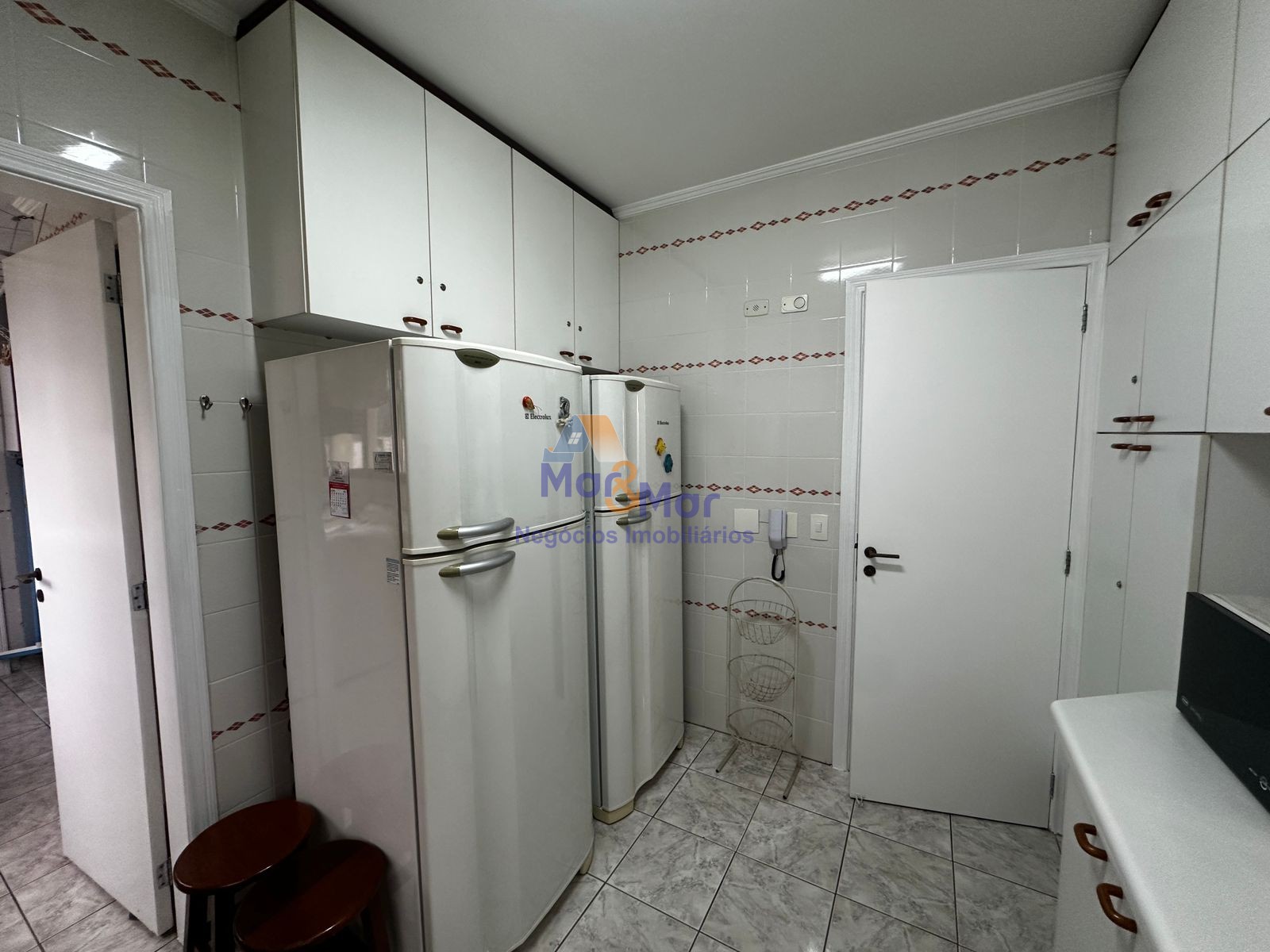 Apartamento na Praia das Pitangueiras, Guarujá - SP