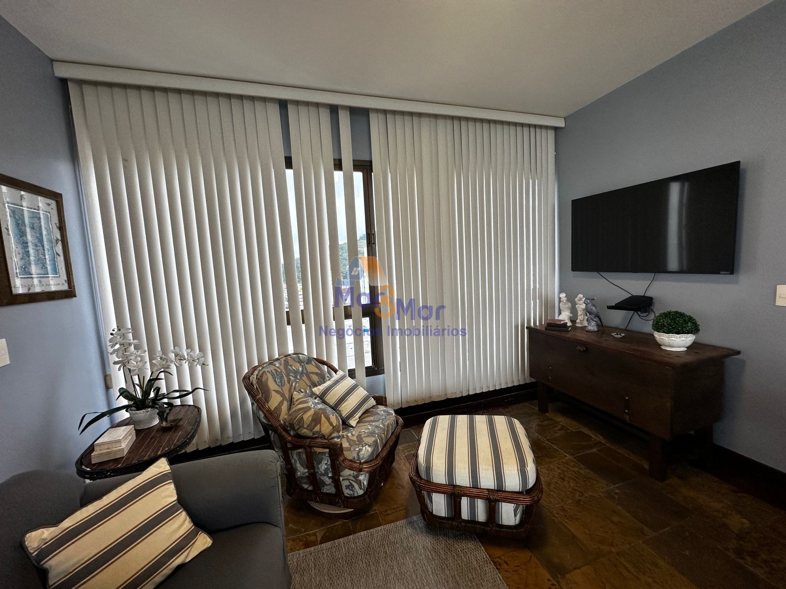 Apartamento na Praia das Pitangueiras, Guarujá - SP