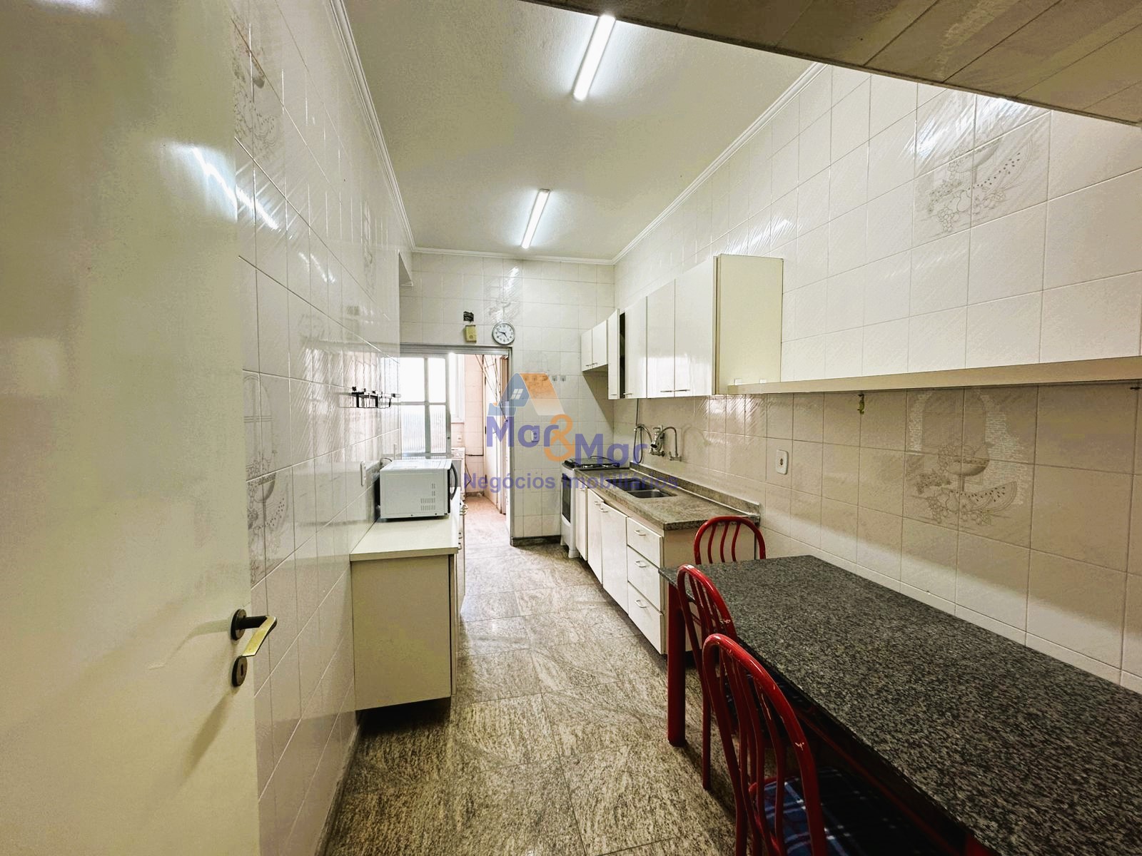 Apartamento Frente ao Mar nas Pitangueiras, Guarujá - SP