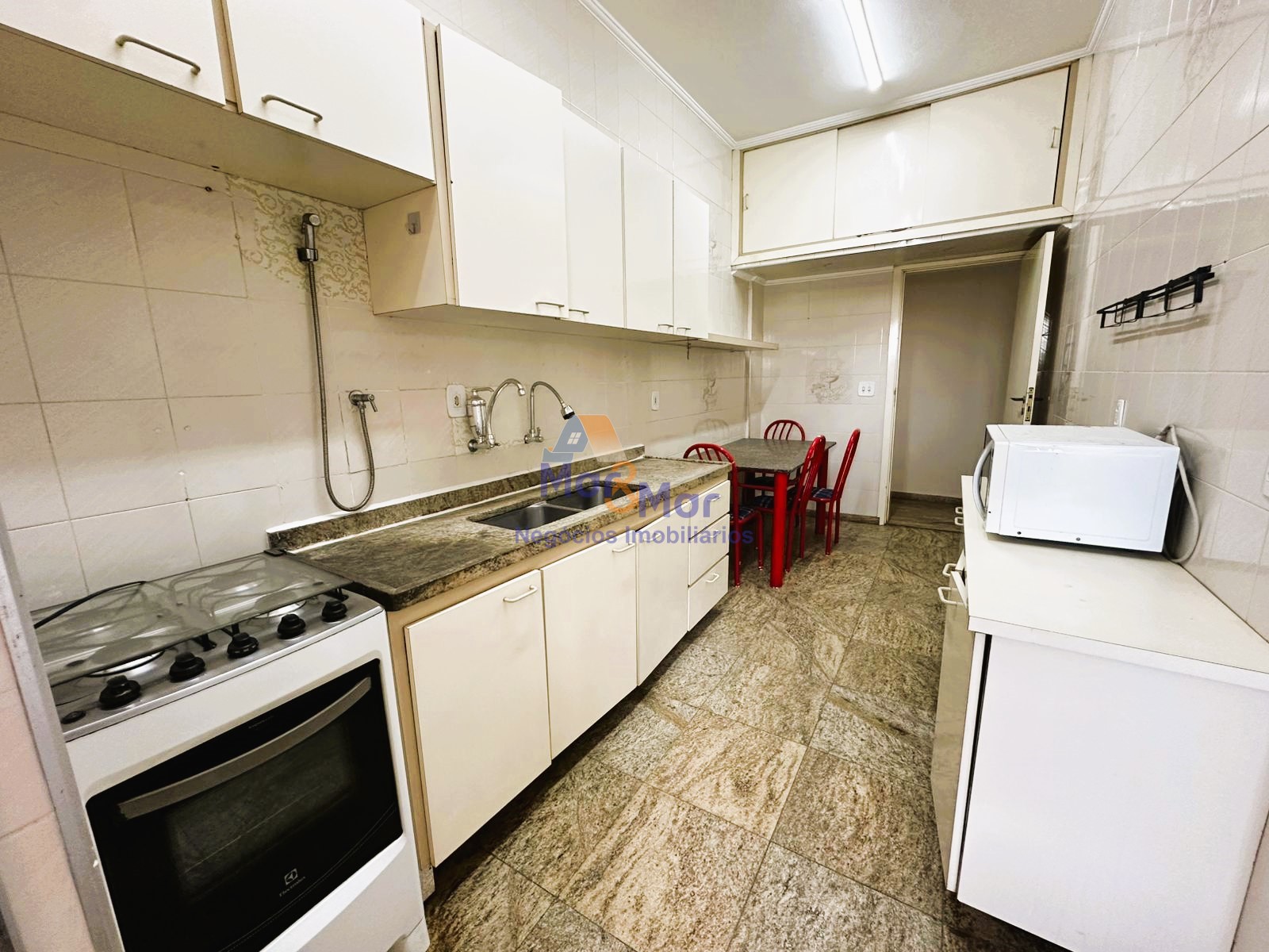Apartamento Frente ao Mar nas Pitangueiras, Guarujá - SP