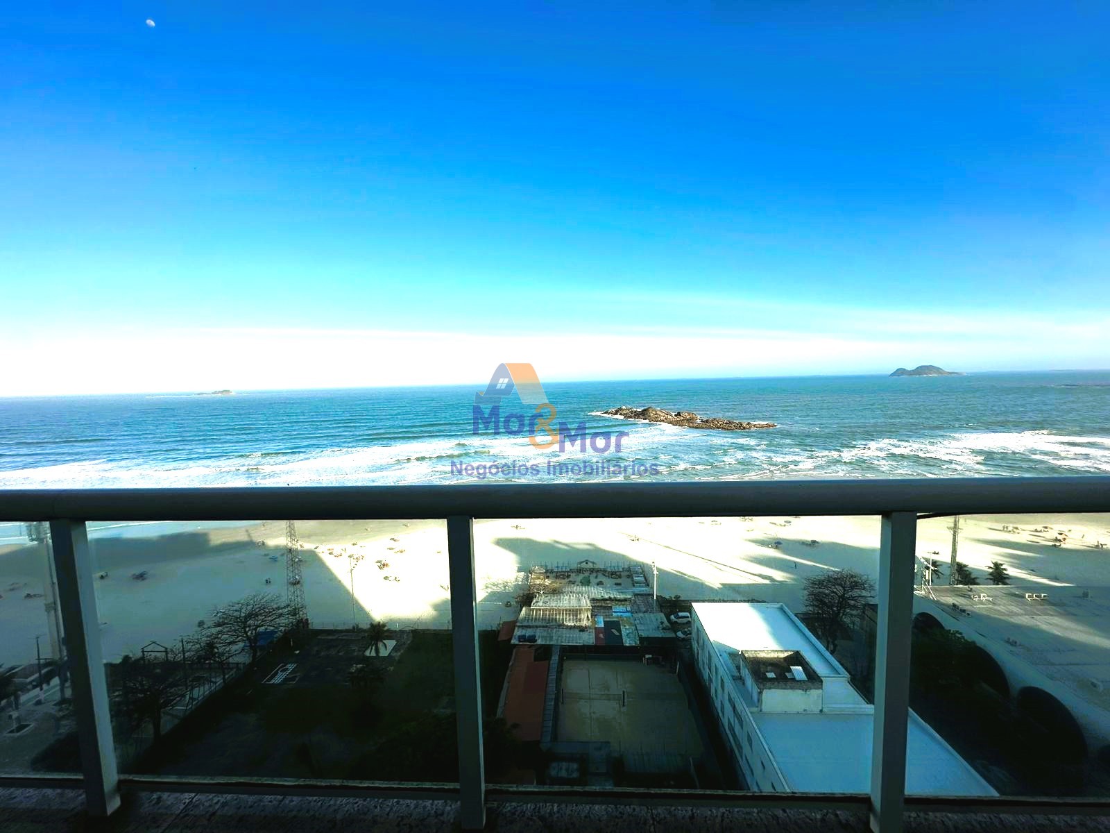 Apartamento Frente ao Mar nas Pitangueiras, Guarujá - SP