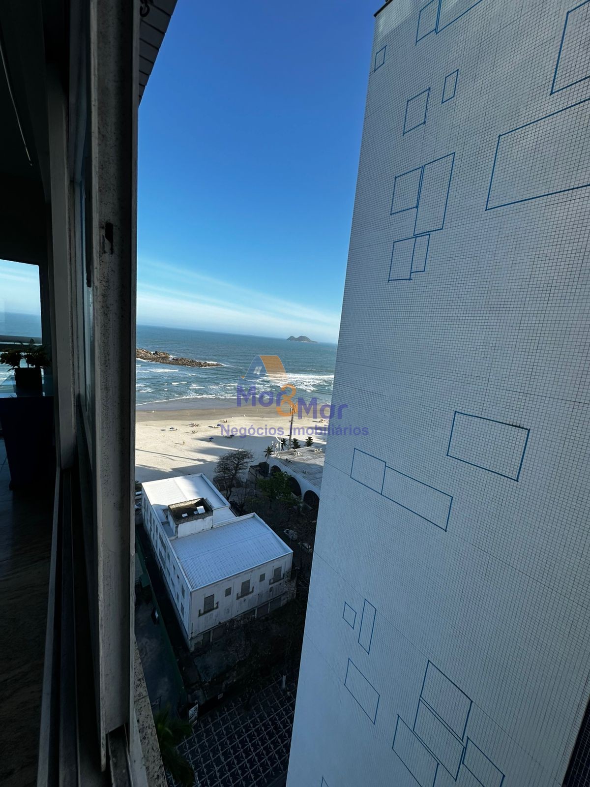 Apartamento Frente ao Mar nas Pitangueiras, Guarujá - SP