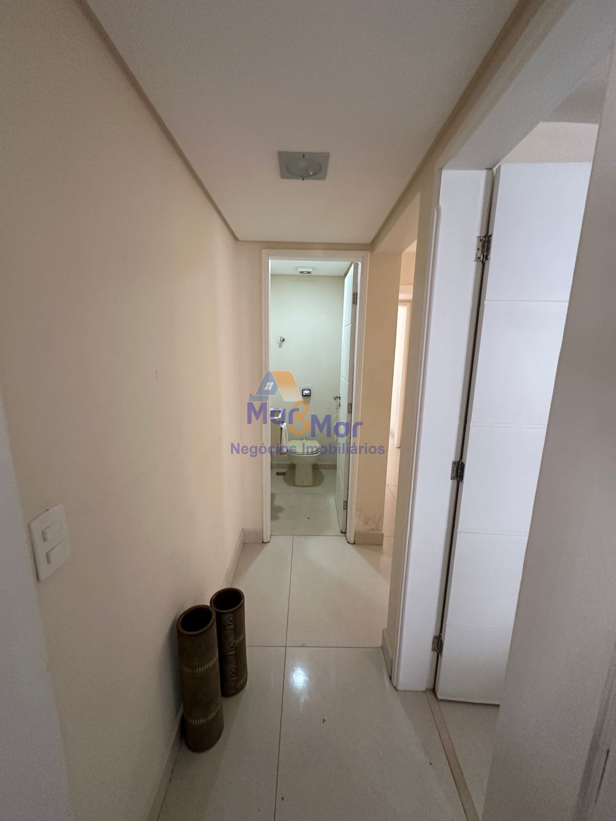 Apartamento na Praia das Pitangueiras, Guarujá - SP
