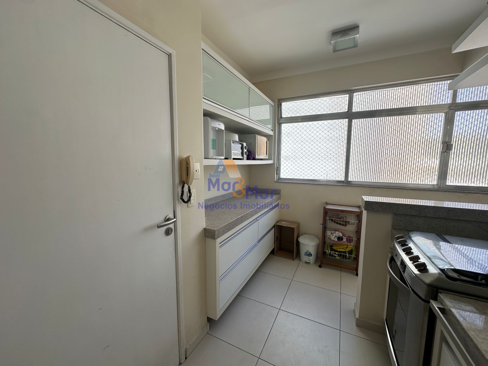 Apartamento na Praia das Pitangueiras, Guarujá - SP