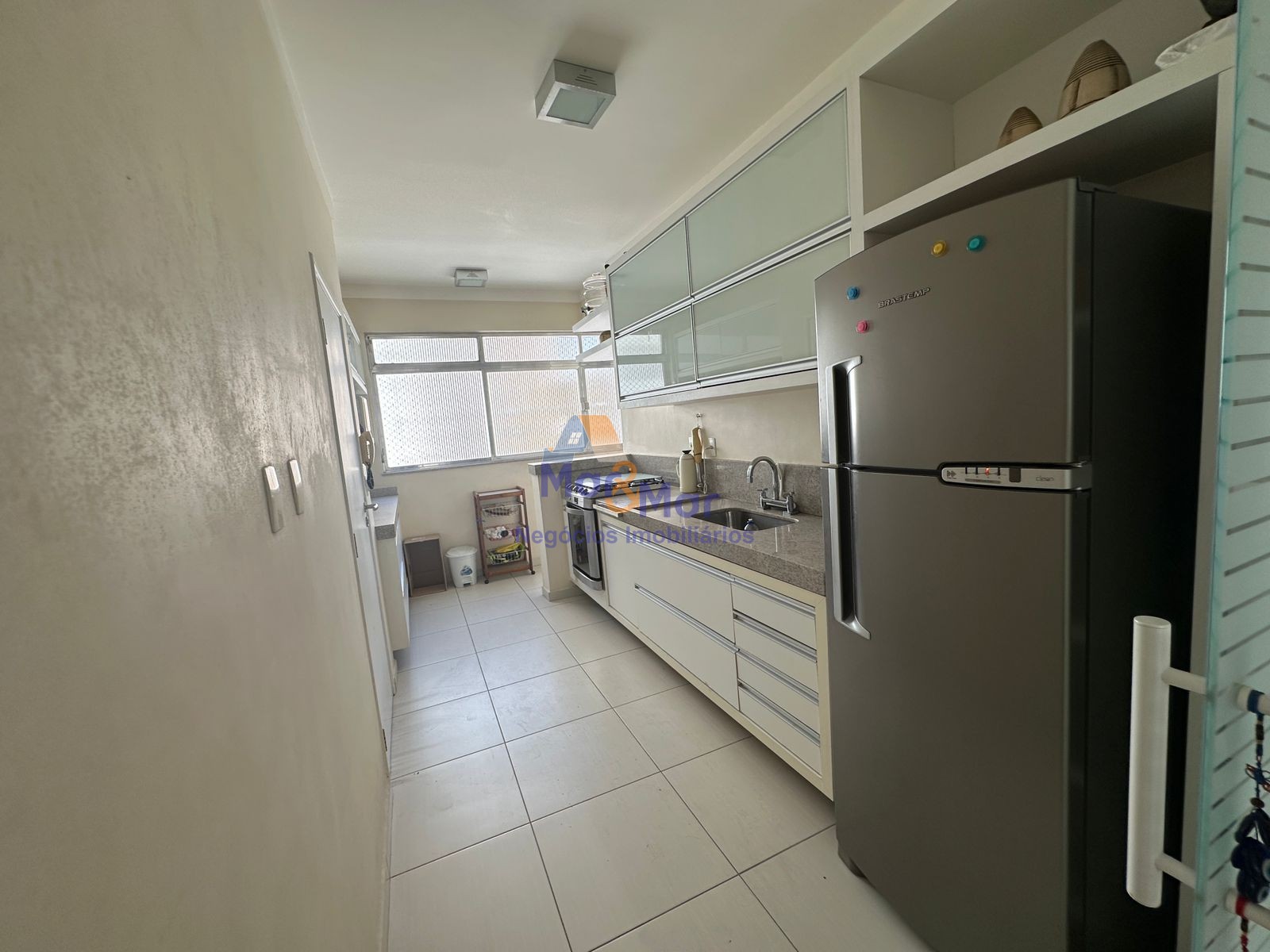 Apartamento na Praia das Pitangueiras, Guarujá - SP