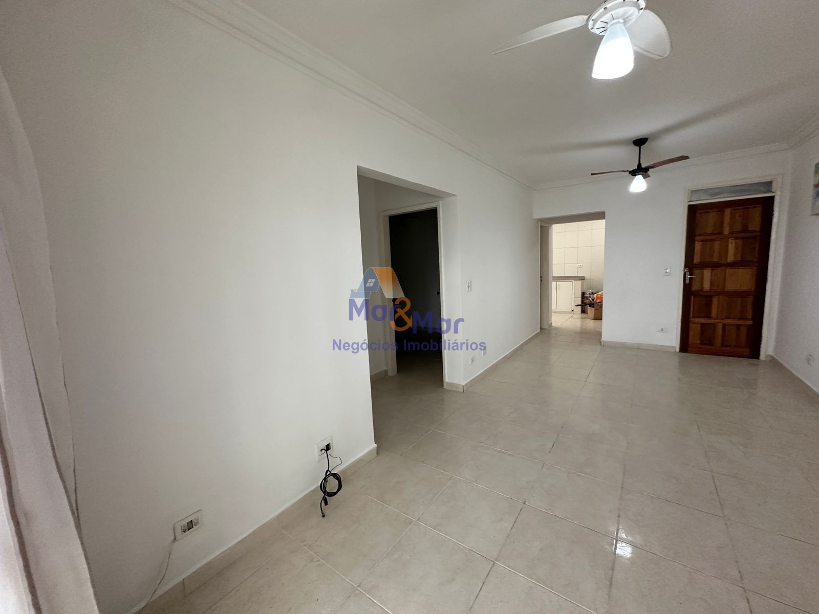 Apartamento na Praia das Pitangueiras, Guarujá - SP