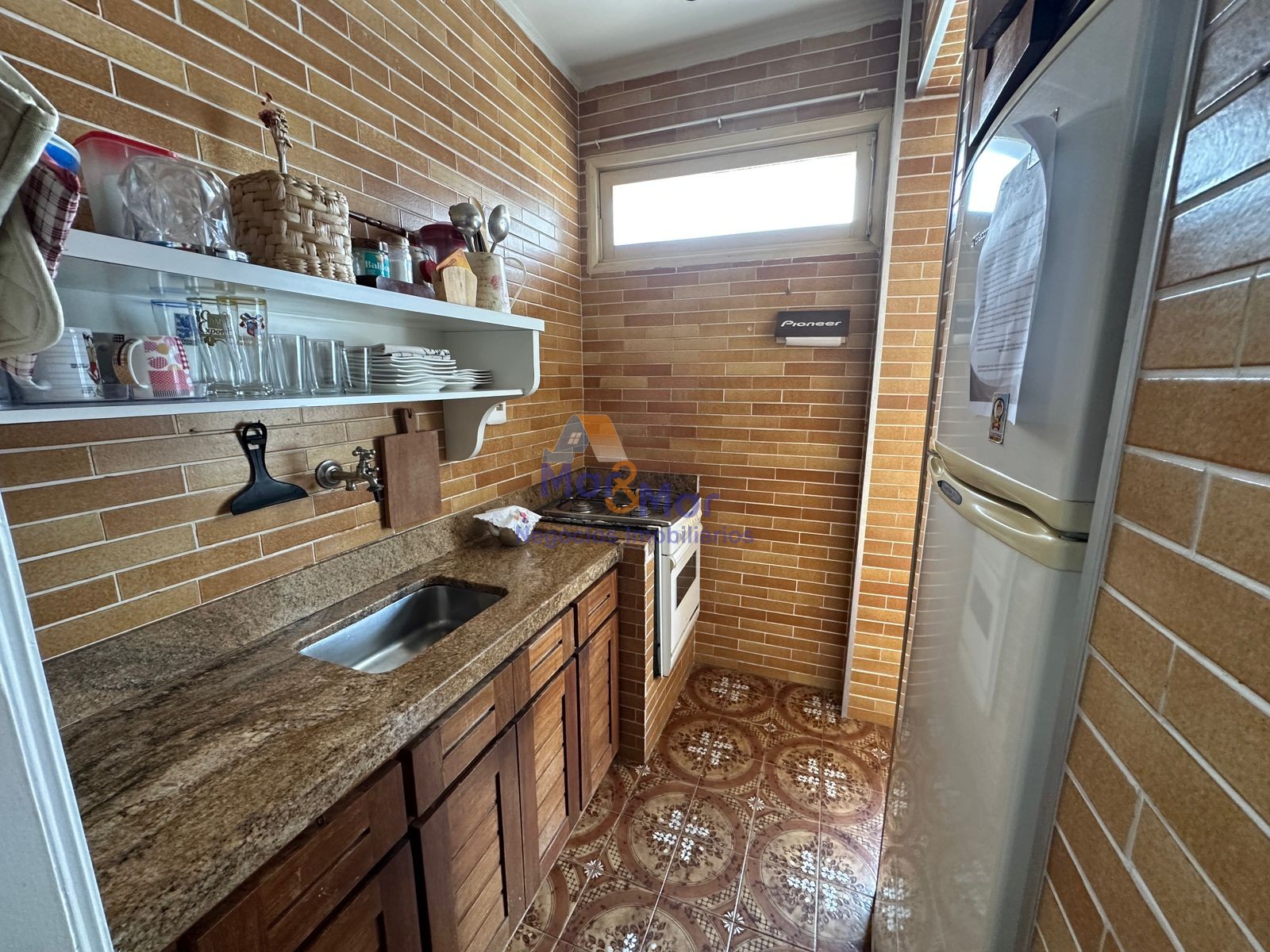 Apartamento na Praia das Pitangueiras, Guarujá - SP