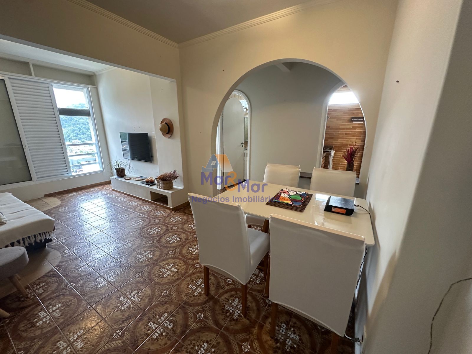 Apartamento na Praia das Pitangueiras, Guarujá - SP