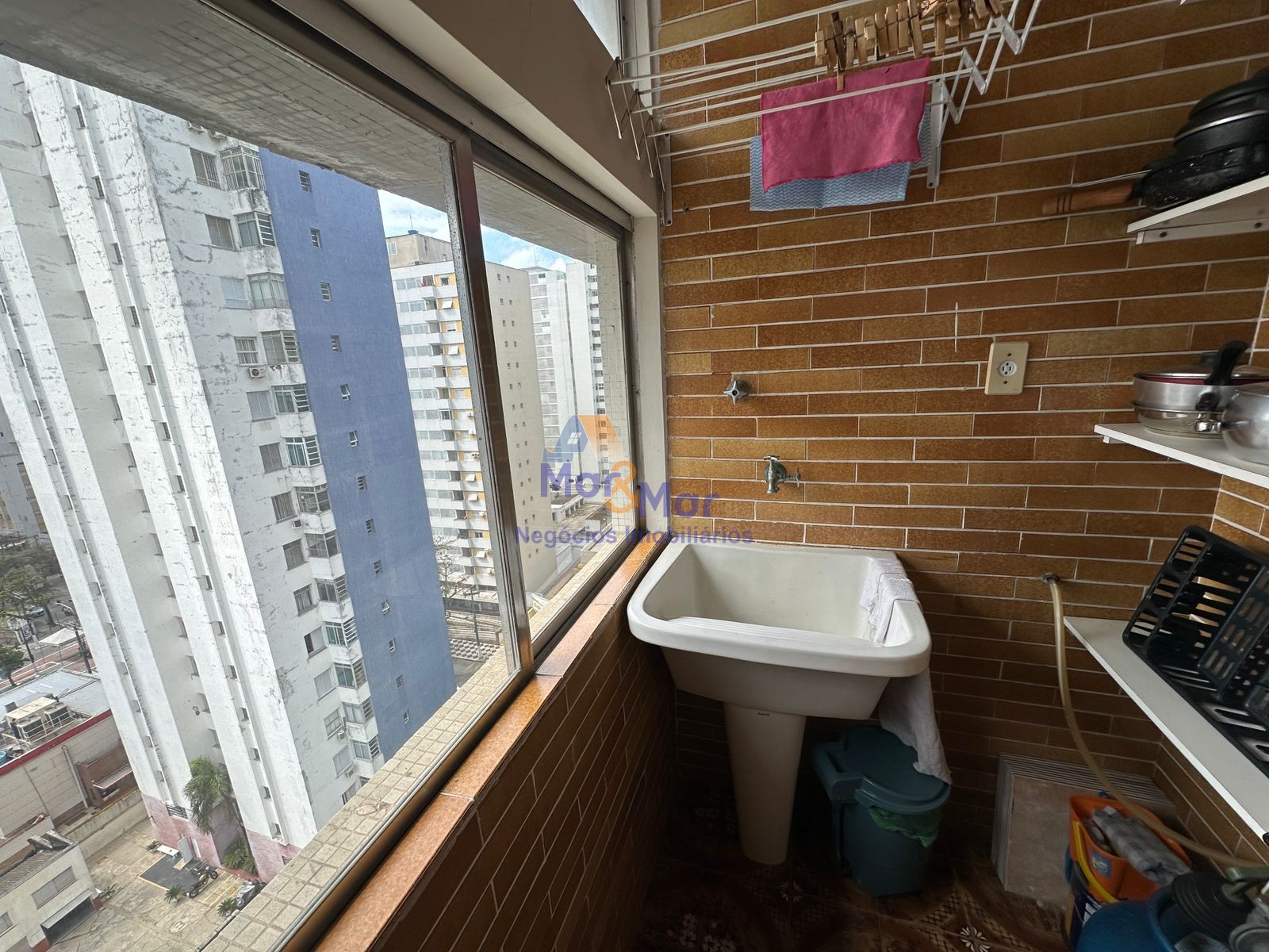 Apartamento na Praia das Pitangueiras, Guarujá - SP