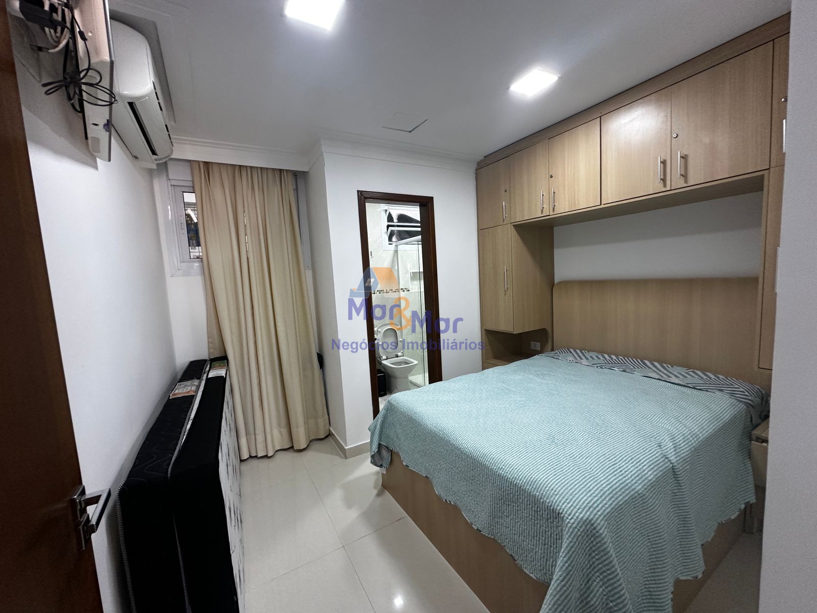 Apartamento Frente ao Mar nas Pitangueiras, Guarujá - SP