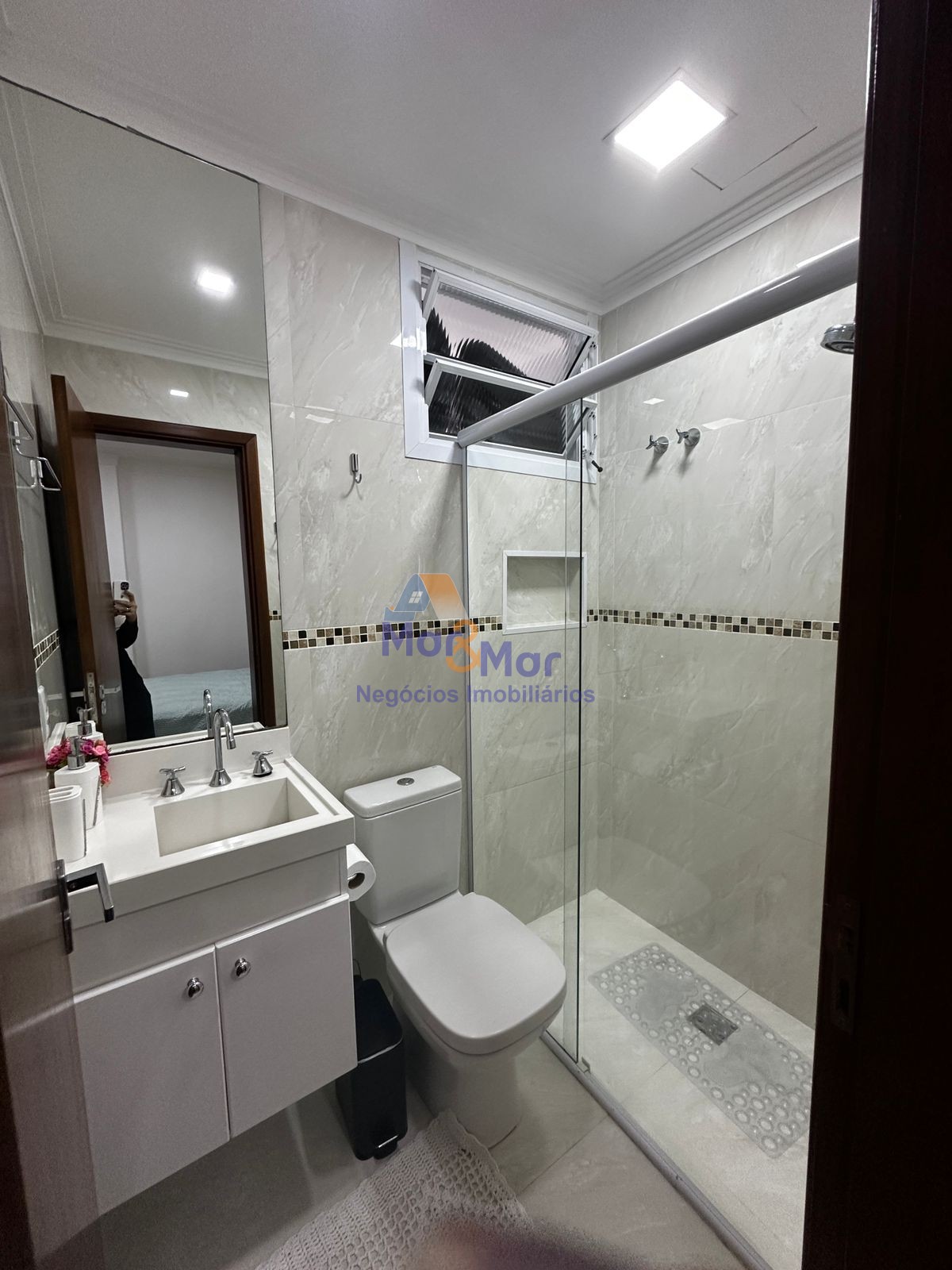 Apartamento Frente ao Mar nas Pitangueiras, Guarujá - SP