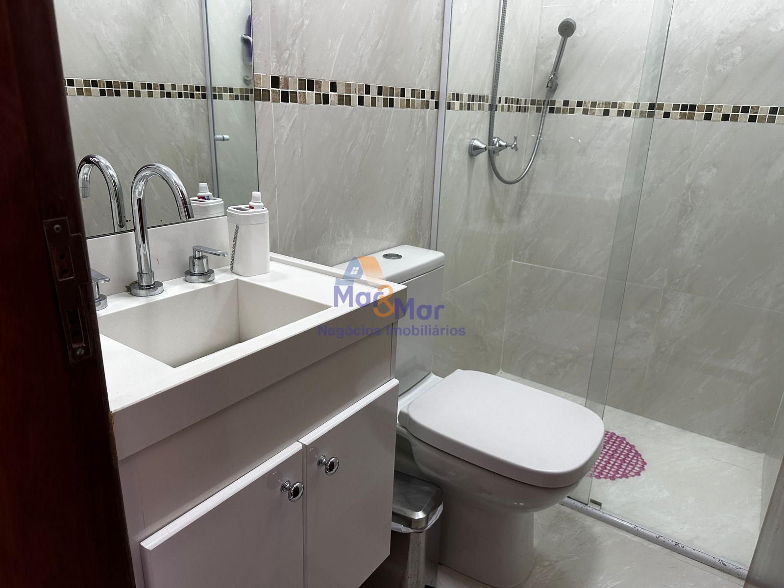 Apartamento Frente ao Mar nas Pitangueiras, Guarujá - SP