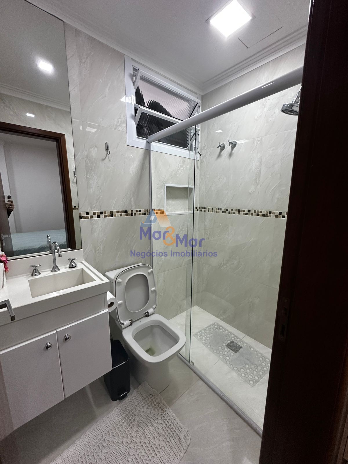Apartamento Frente ao Mar nas Pitangueiras, Guarujá - SP