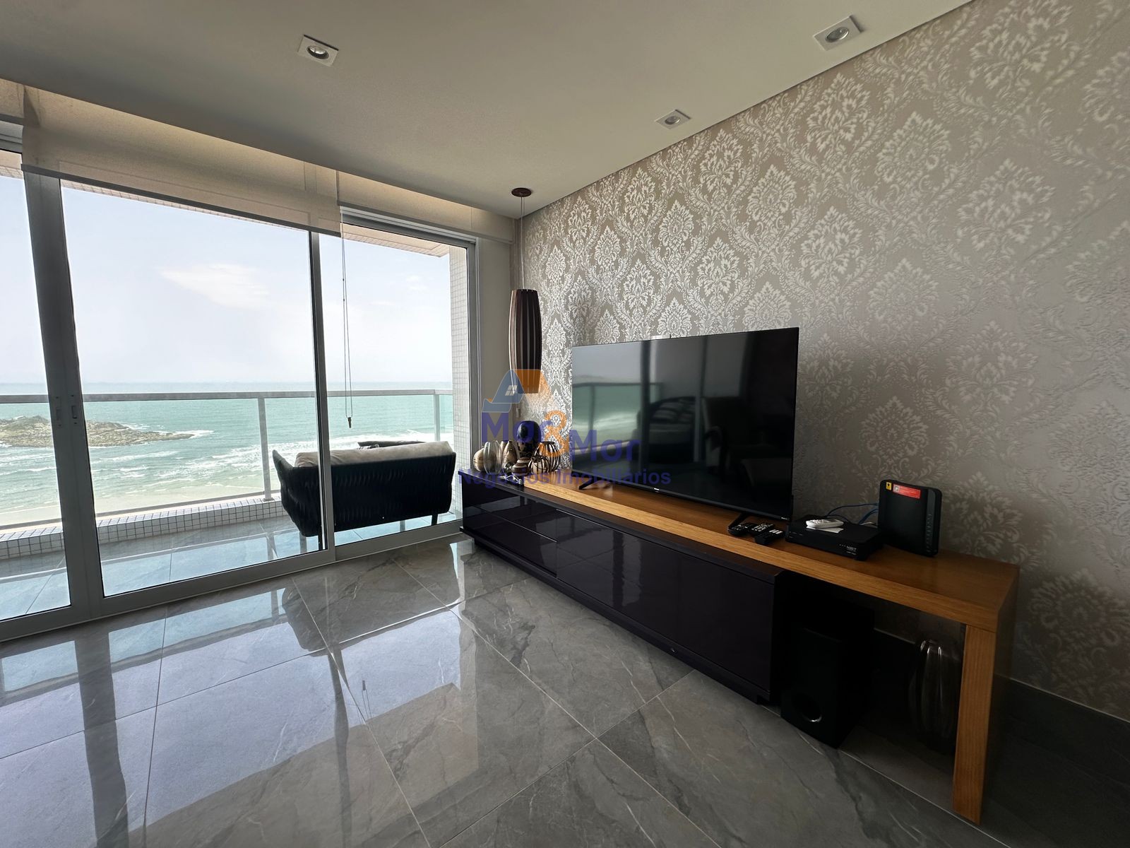 Apartamento Frente ao Mar nas Pitangueiras, Guarujá - SP