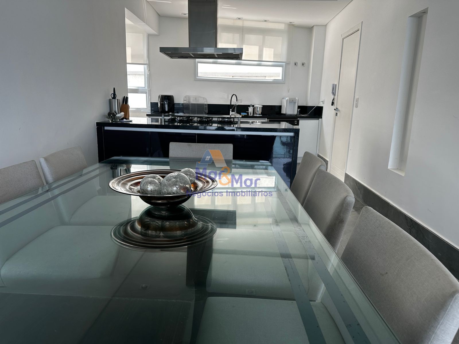 Apartamento Frente ao Mar nas Pitangueiras, Guarujá - SP