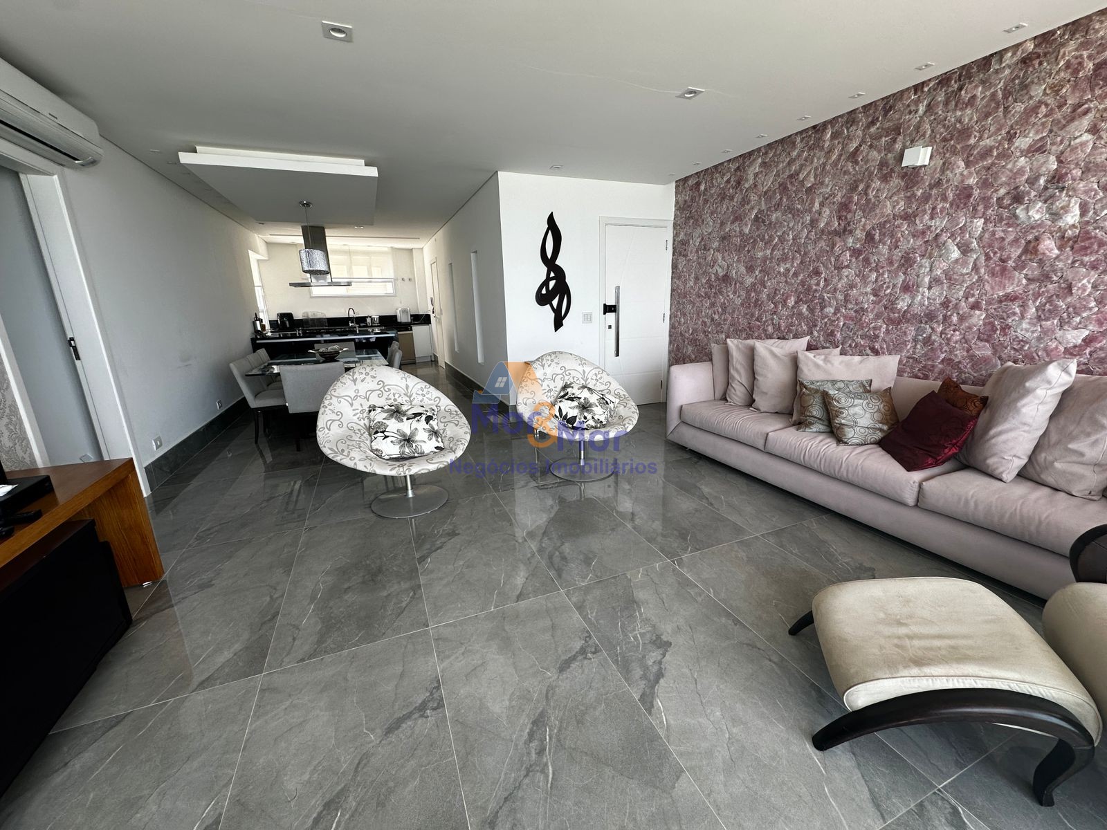 Apartamento Frente ao Mar nas Pitangueiras, Guarujá - SP