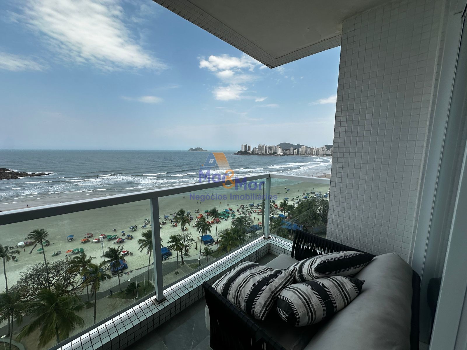 Apartamento Frente ao Mar nas Pitangueiras, Guarujá - SP