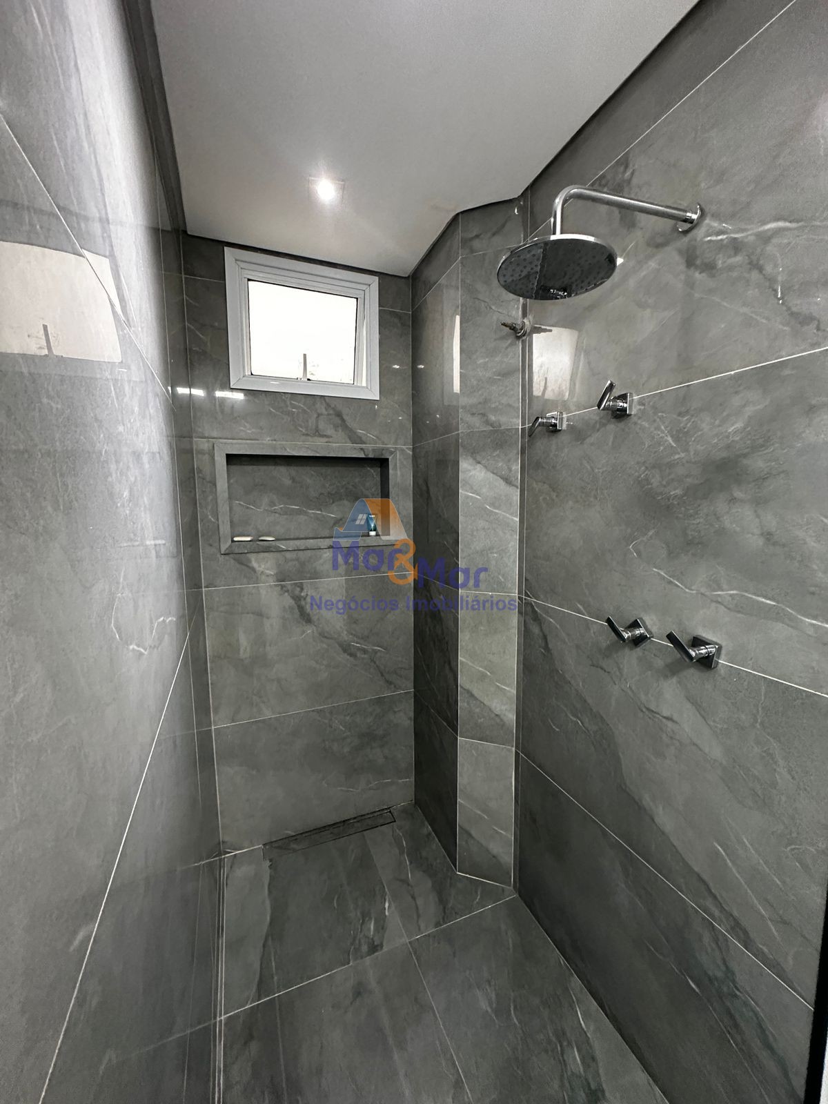 Apartamento Frente ao Mar nas Pitangueiras, Guarujá - SP