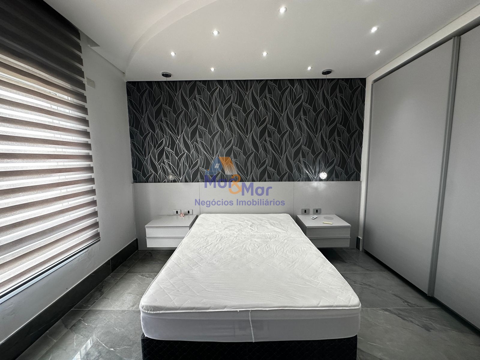 Apartamento Frente ao Mar nas Pitangueiras, Guarujá - SP