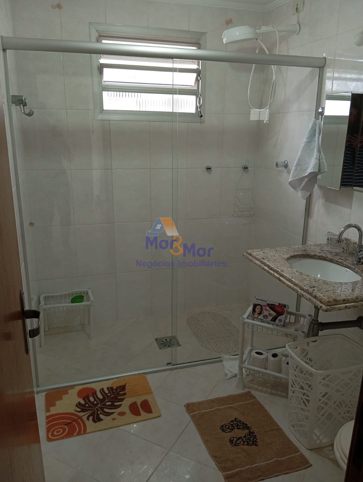 Apartamento na Praia das Astúrias, Guarujá - SP