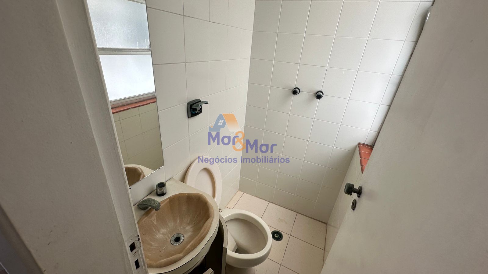 Apartamento Frente ao Mar nas Pitangueiras, Guarujá - SP