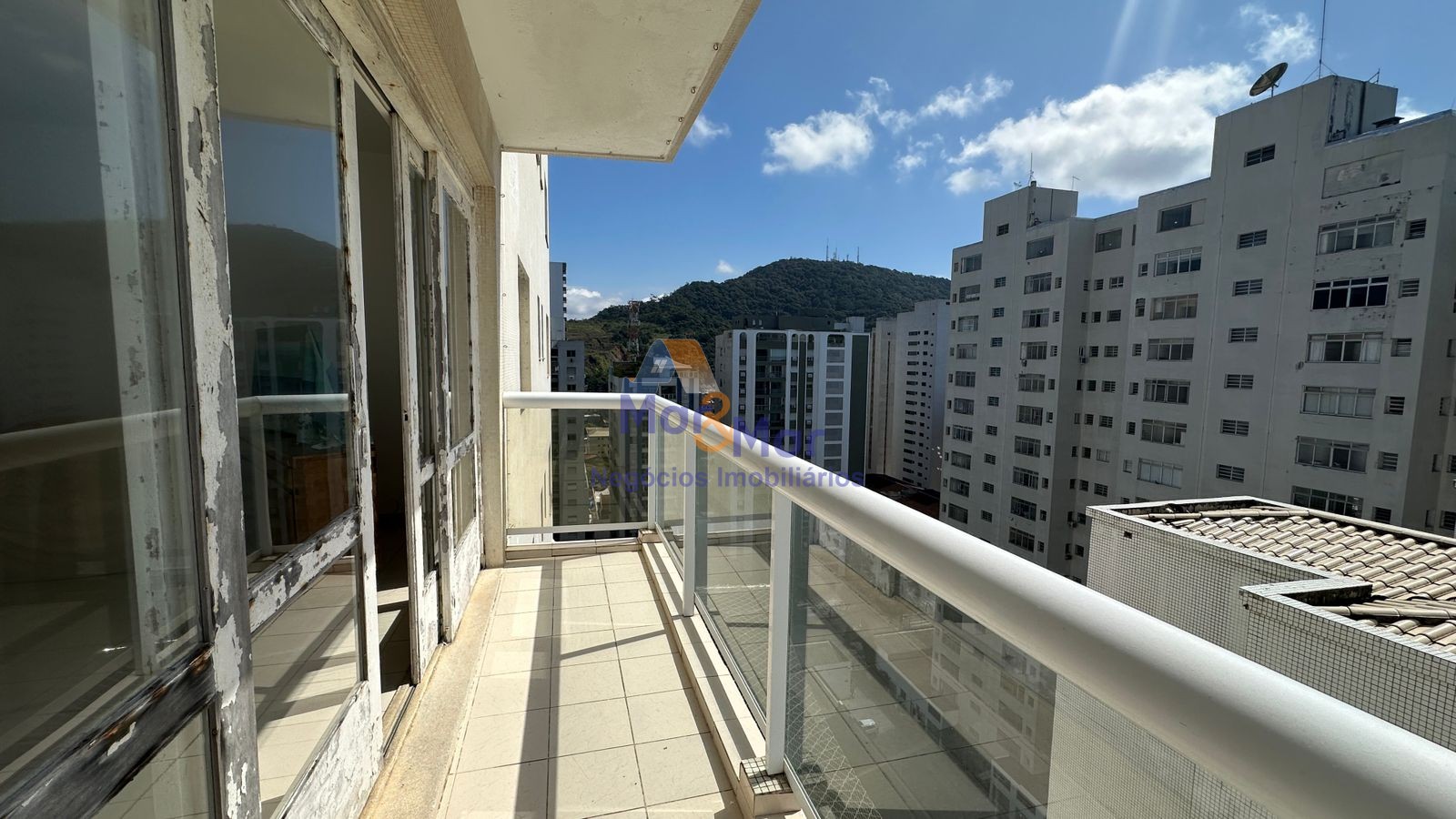 Apartamento Frente ao Mar nas Pitangueiras, Guarujá - SP